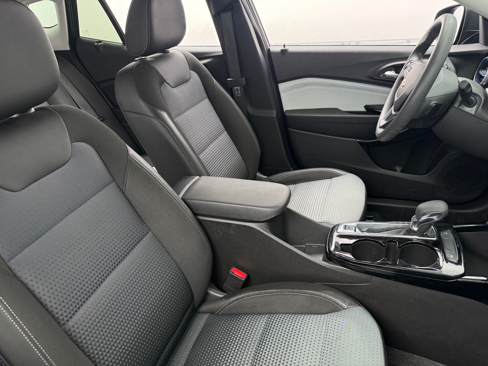 Thumbnail: 2025 Chevrolet Trax - 2