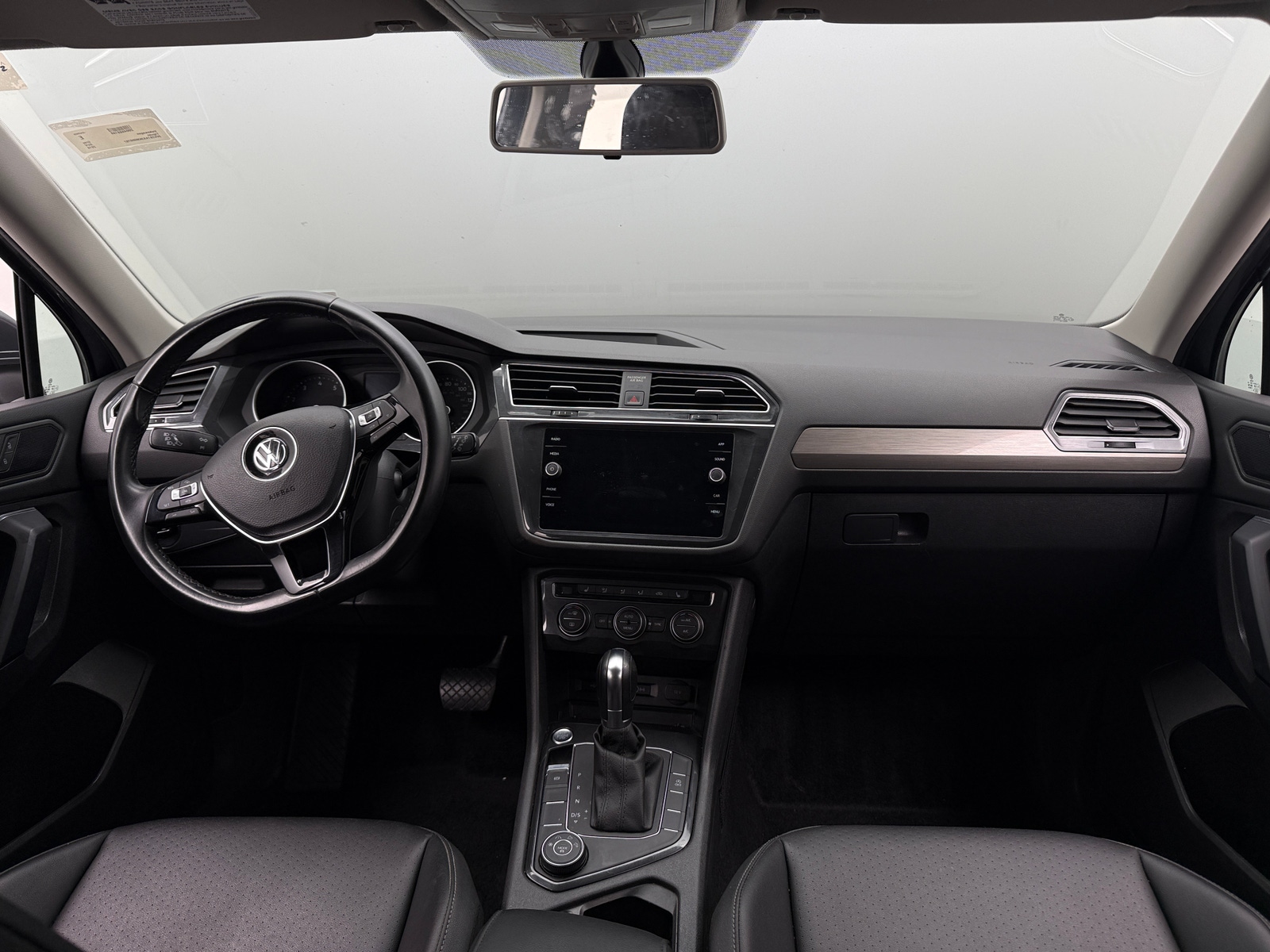 Thumbnail: 2019 Volkswagen Tiguan - 2