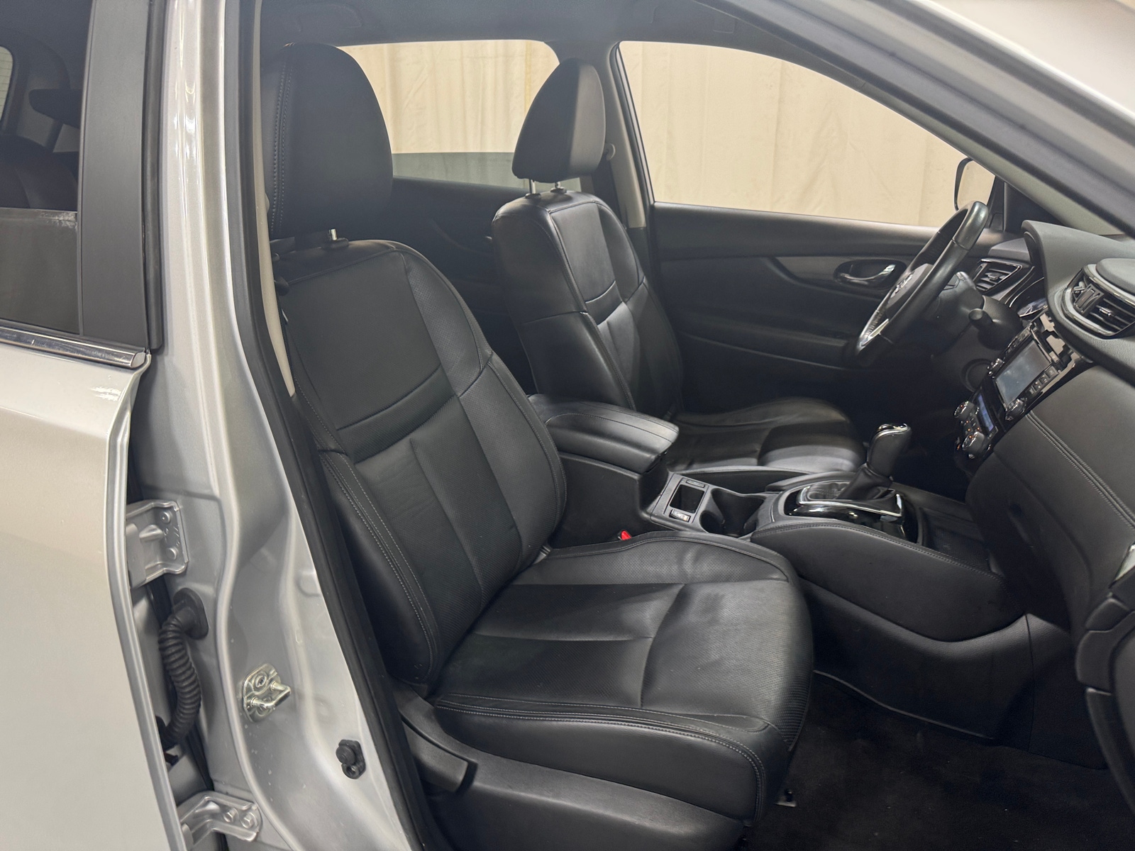 Thumbnail: 2017 Nissan Rogue - 2