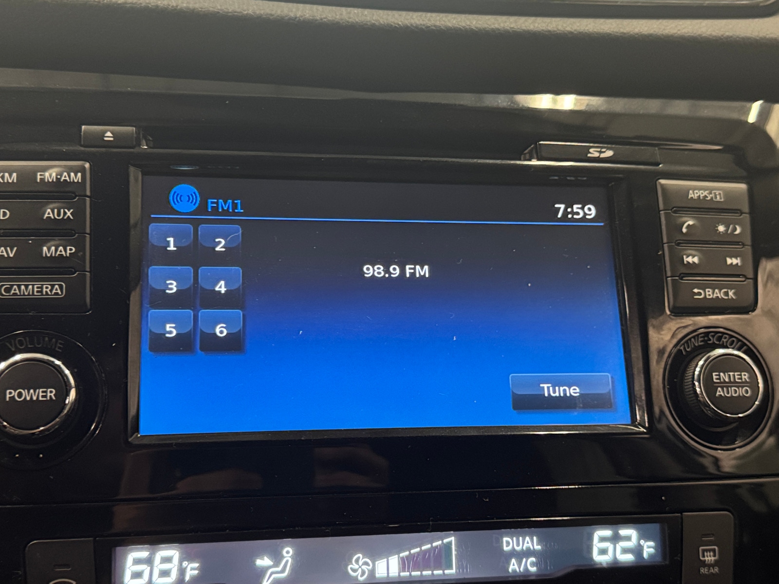 Thumbnail: 2017 Nissan Rogue - 4