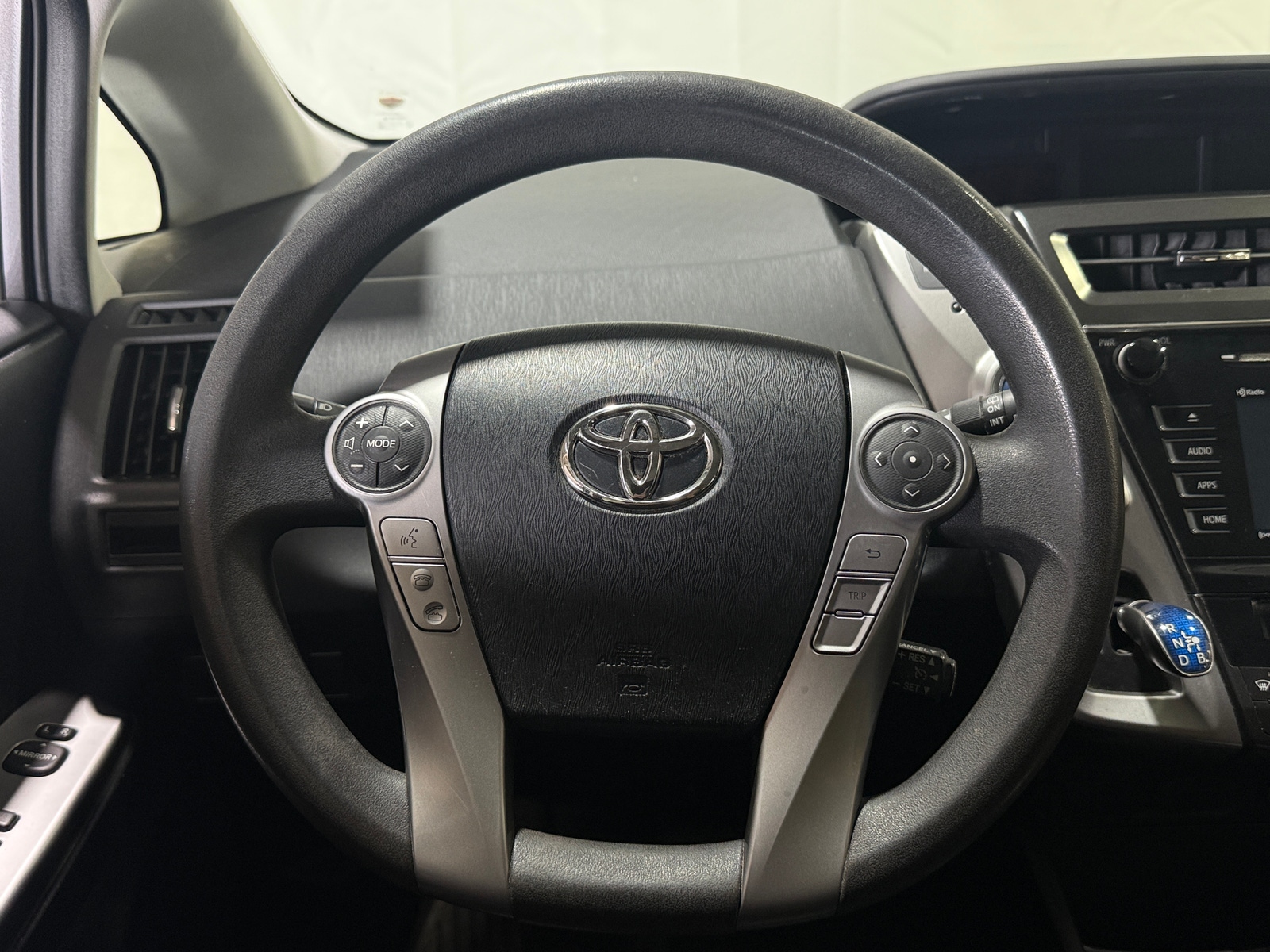 Thumbnail: 2016 Toyota Prius v - 5