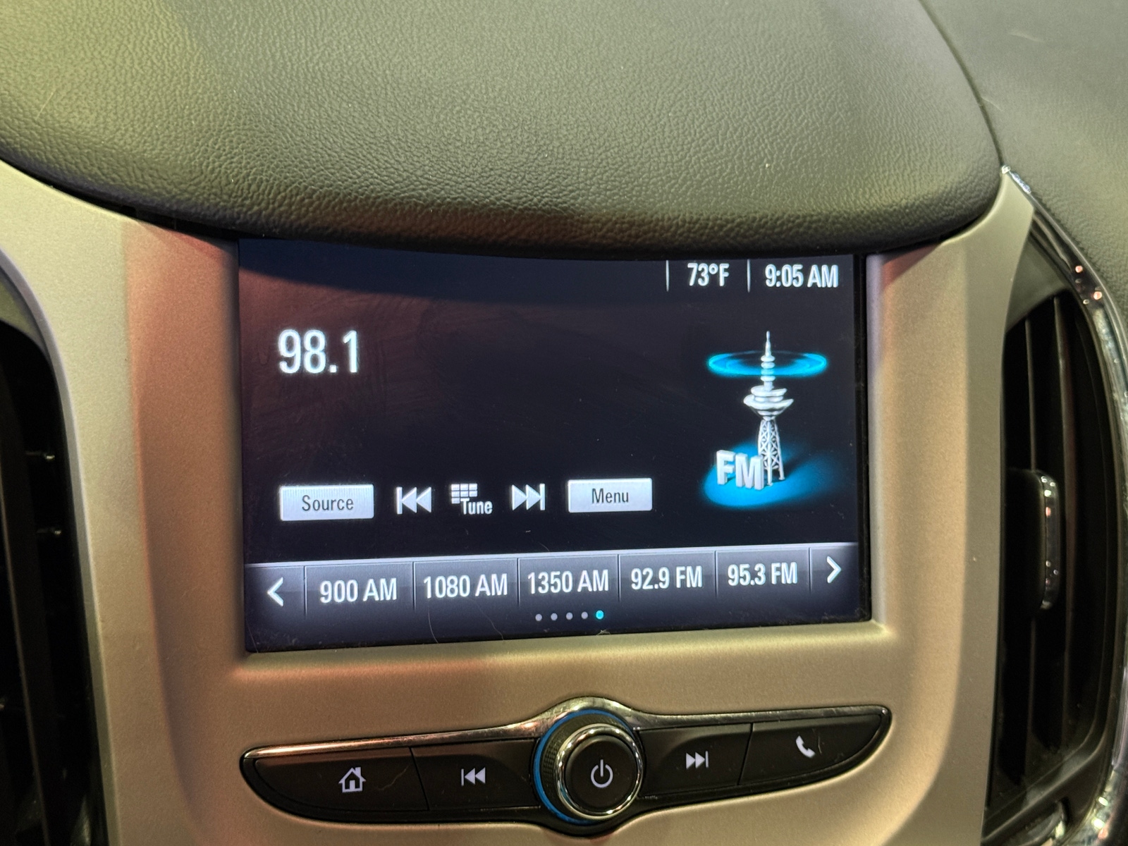 Thumbnail: 2017 Chevrolet Cruze - 4