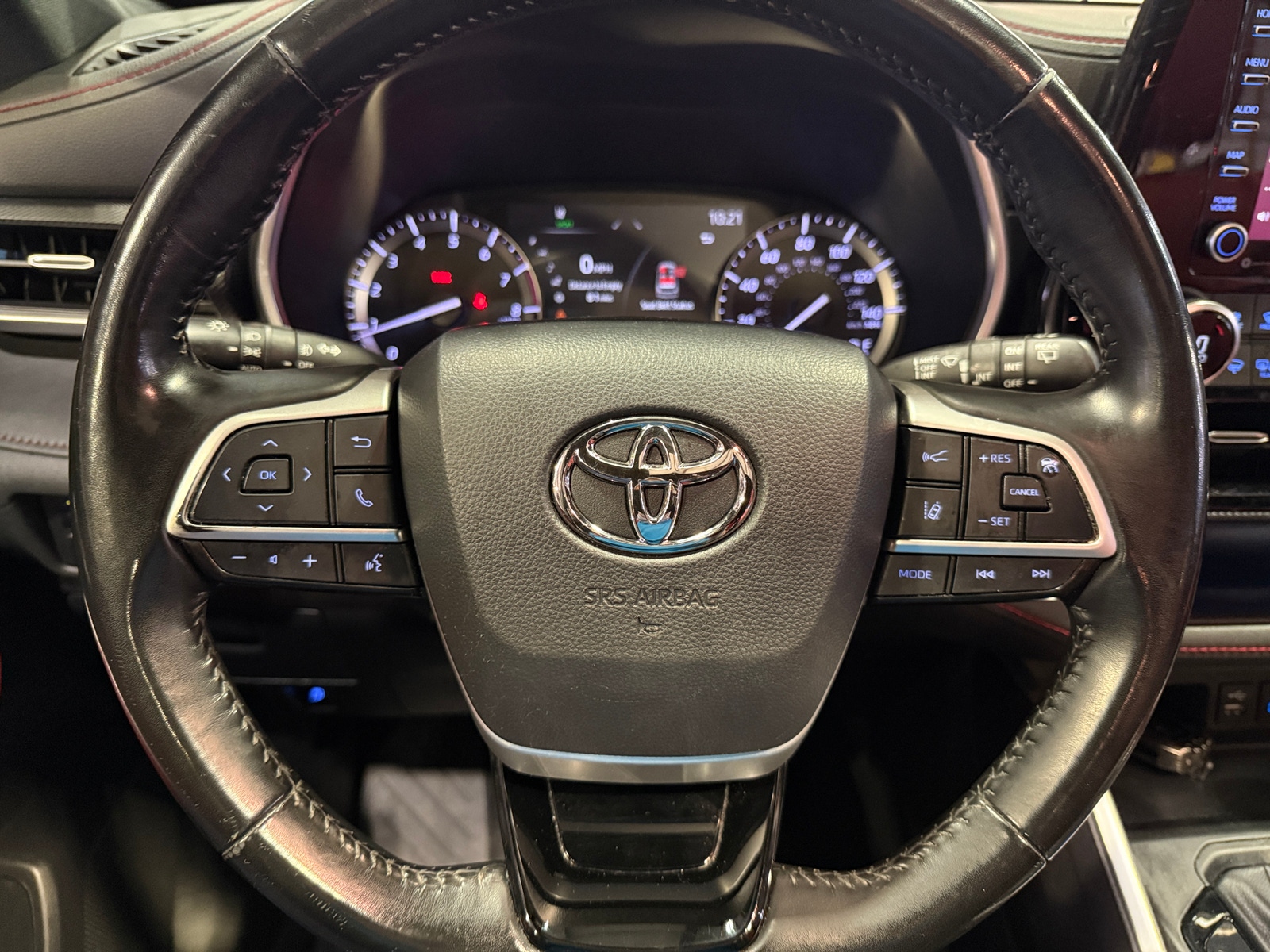 Thumbnail: 2022 Toyota Highlander - 4