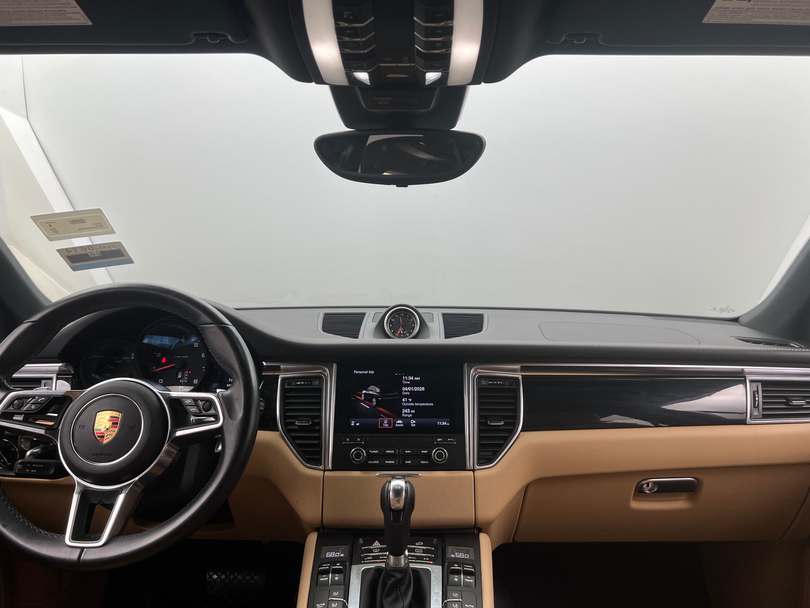 Thumbnail: 2017 Porsche Macan - 2