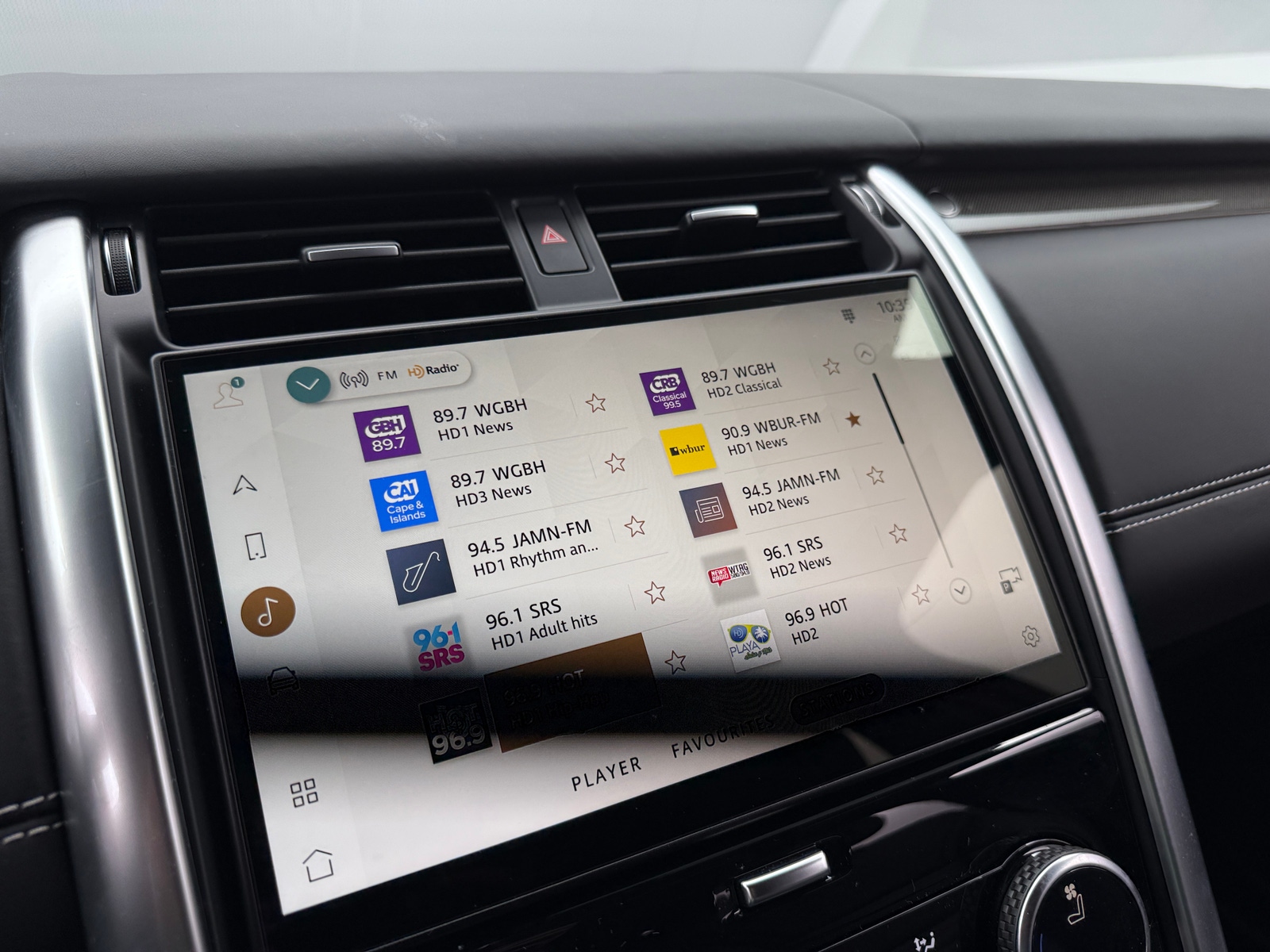 Thumbnail: 2024 Land Rover Discovery - 3