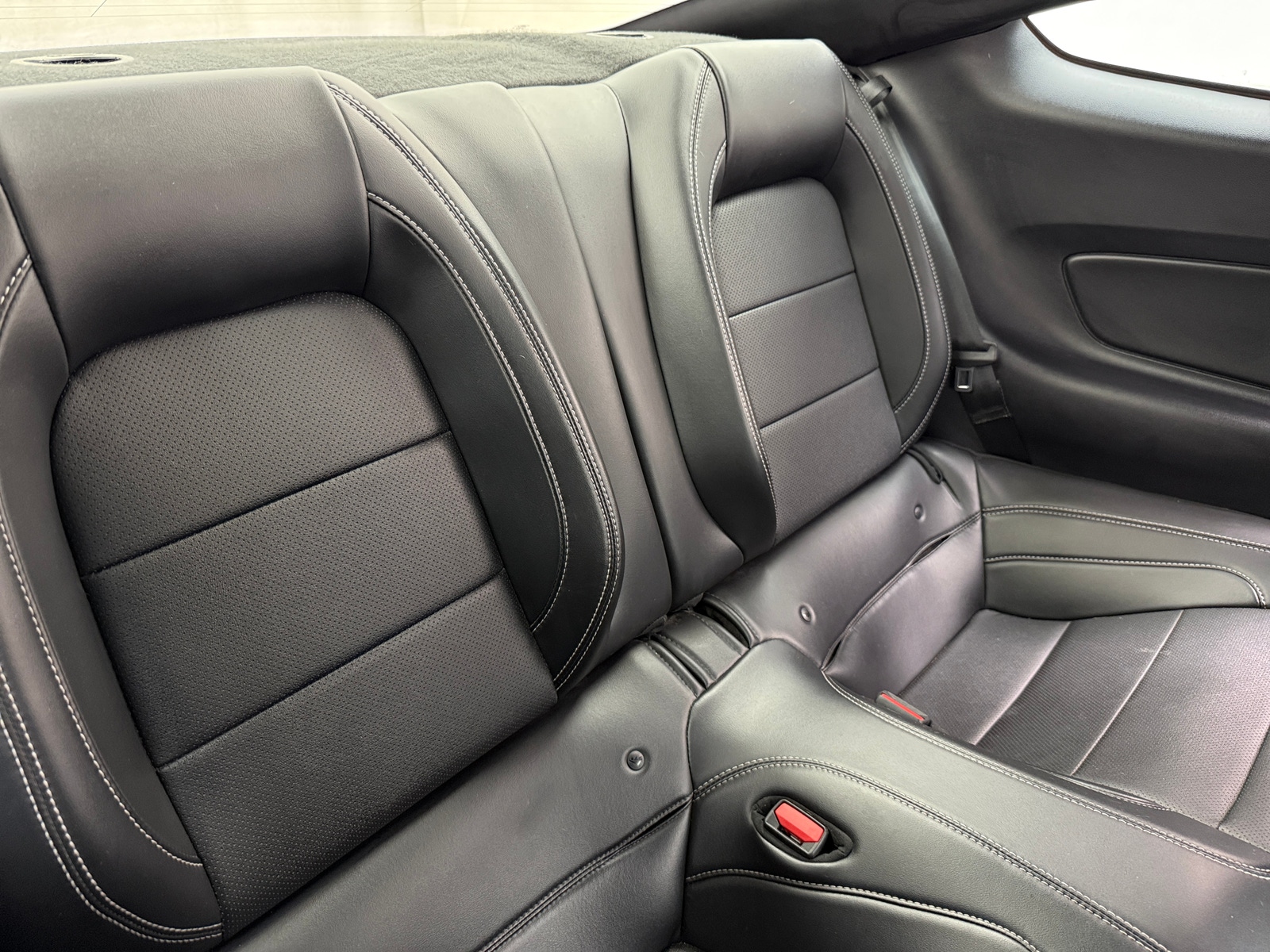 Thumbnail: 2022 Ford Mustang - 4