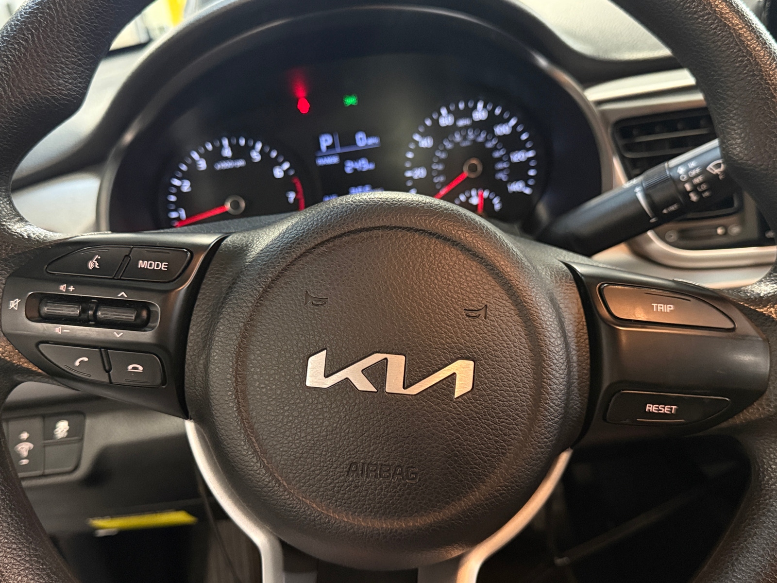 Thumbnail: 2023 Kia Rio - 5