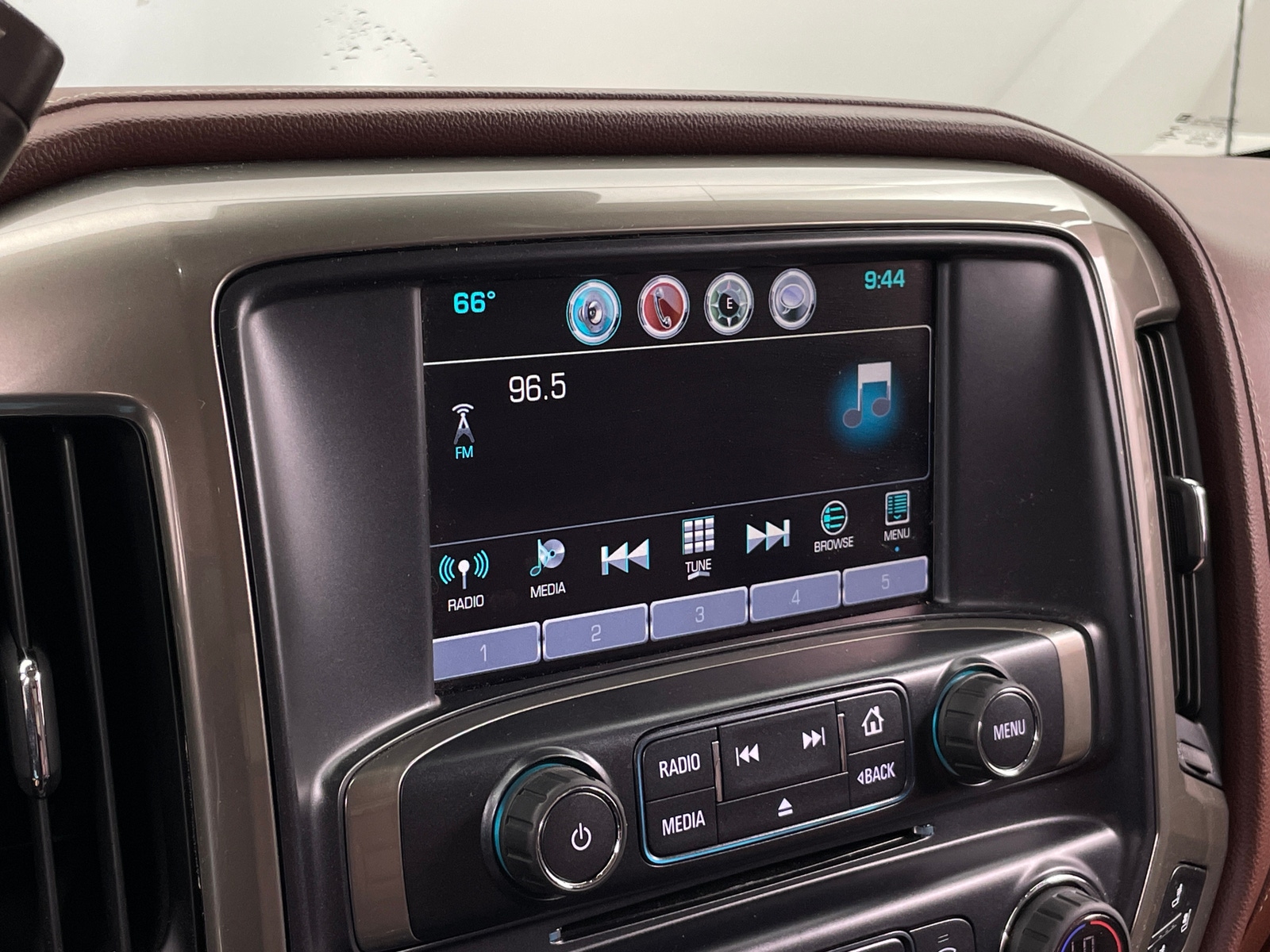 Thumbnail: 2018 Chevrolet Silverado 2500 - 4