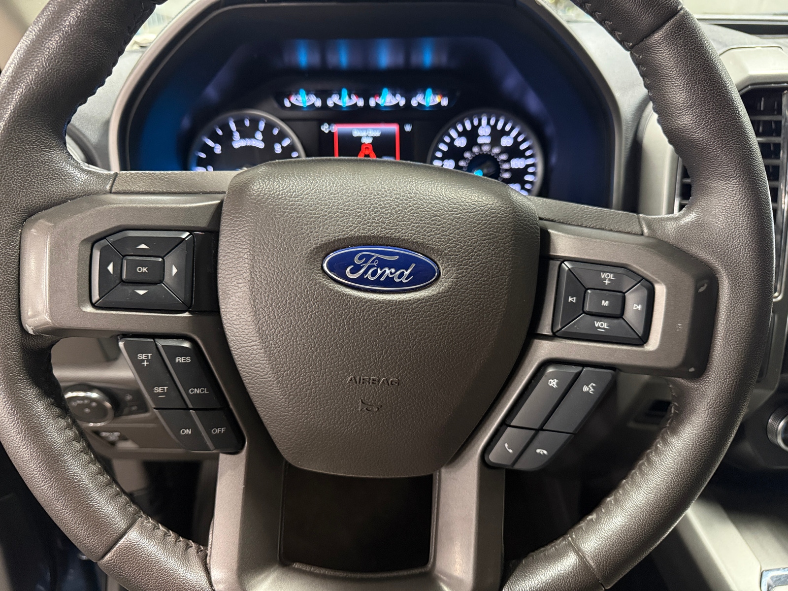 Thumbnail: 2019 Ford Expedition - 4