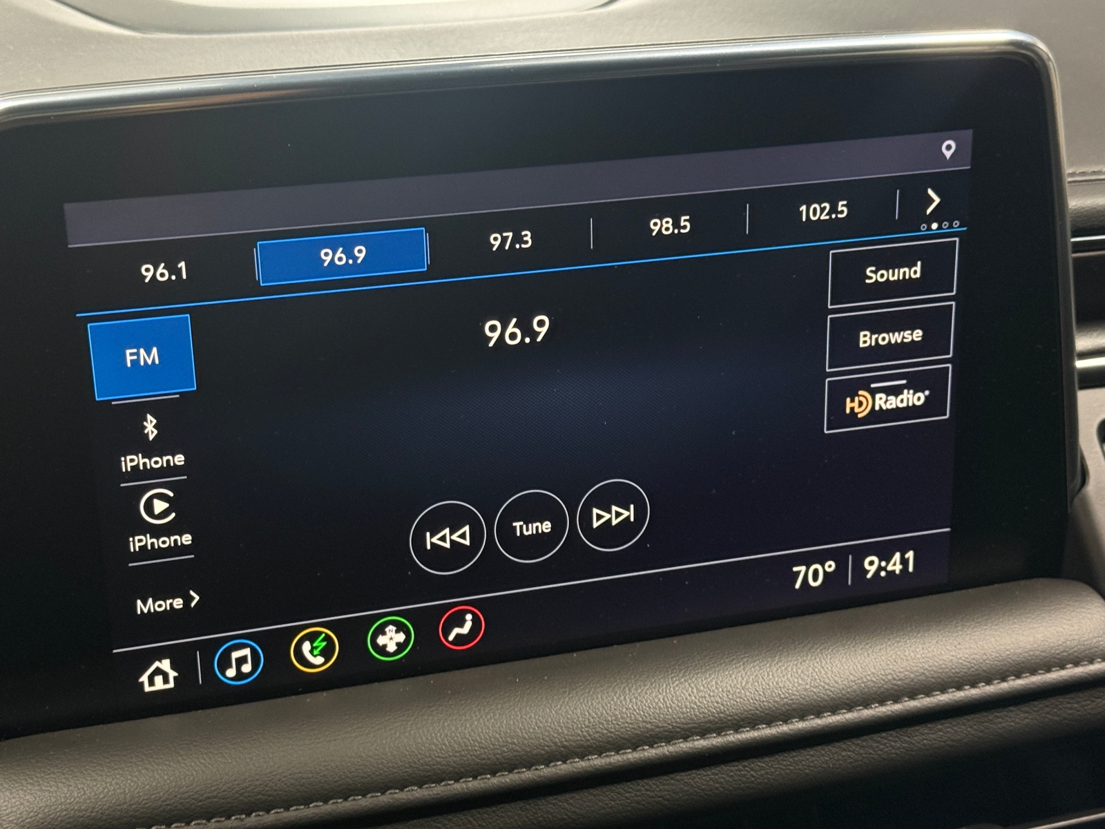 Thumbnail: 2021 Chevrolet Tahoe - 3