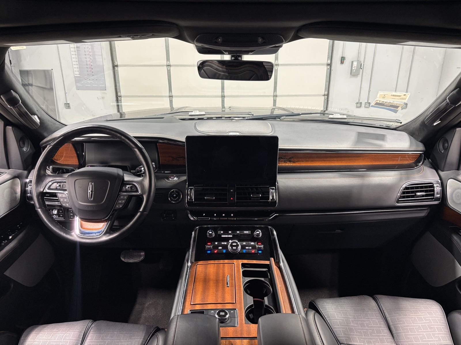Thumbnail: 2023 Lincoln Navigator - 2