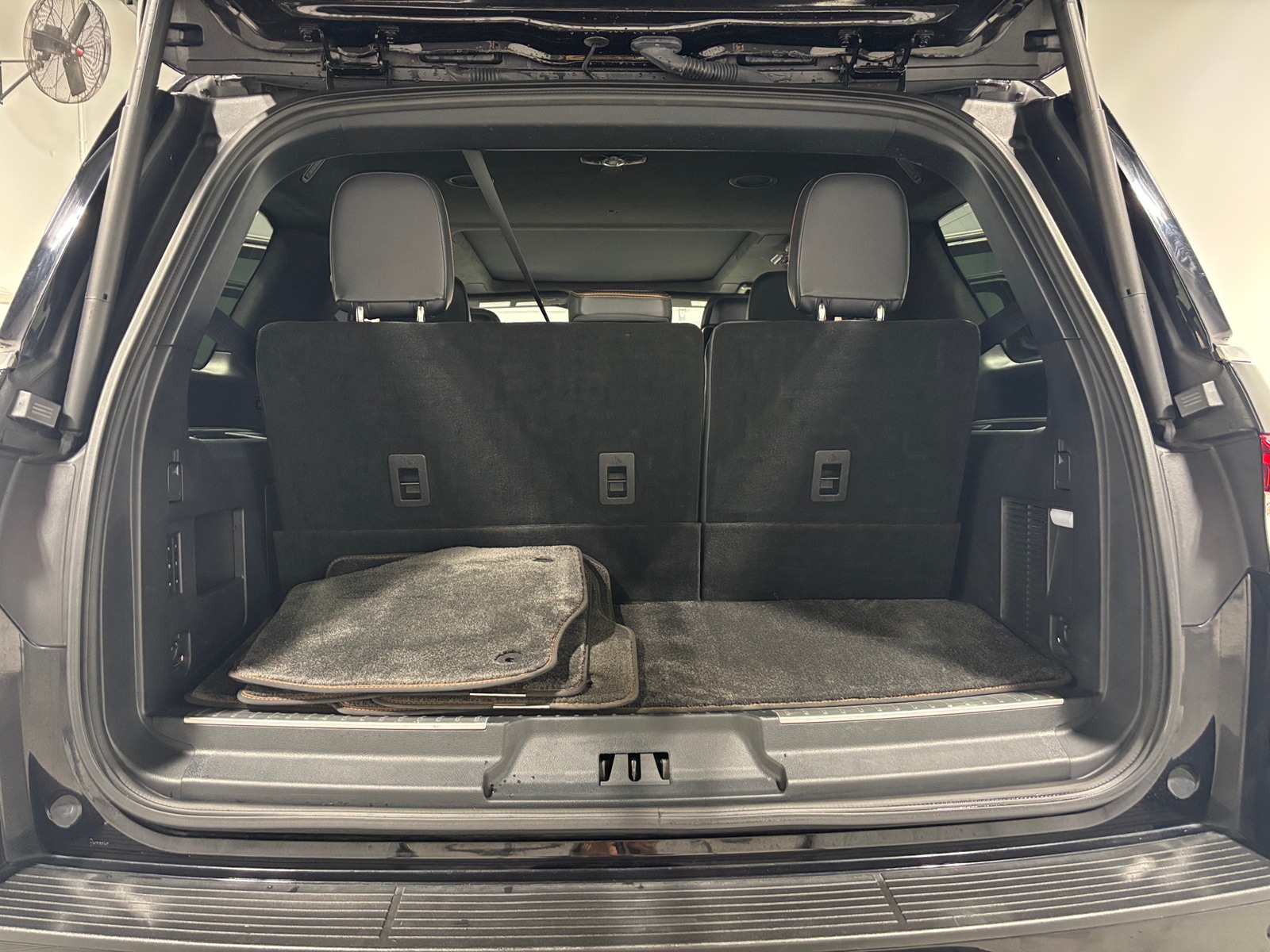Thumbnail: 2023 Lincoln Navigator - 6