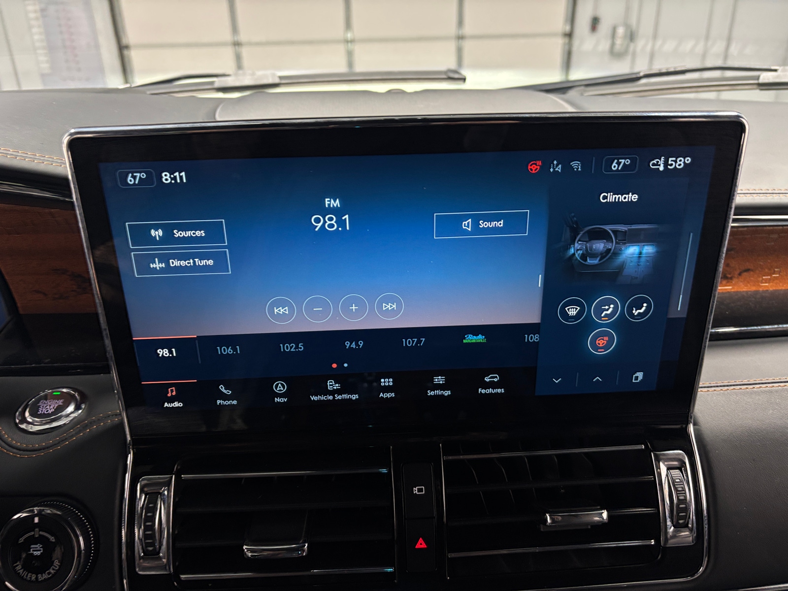 Thumbnail: 2023 Lincoln Navigator - 3