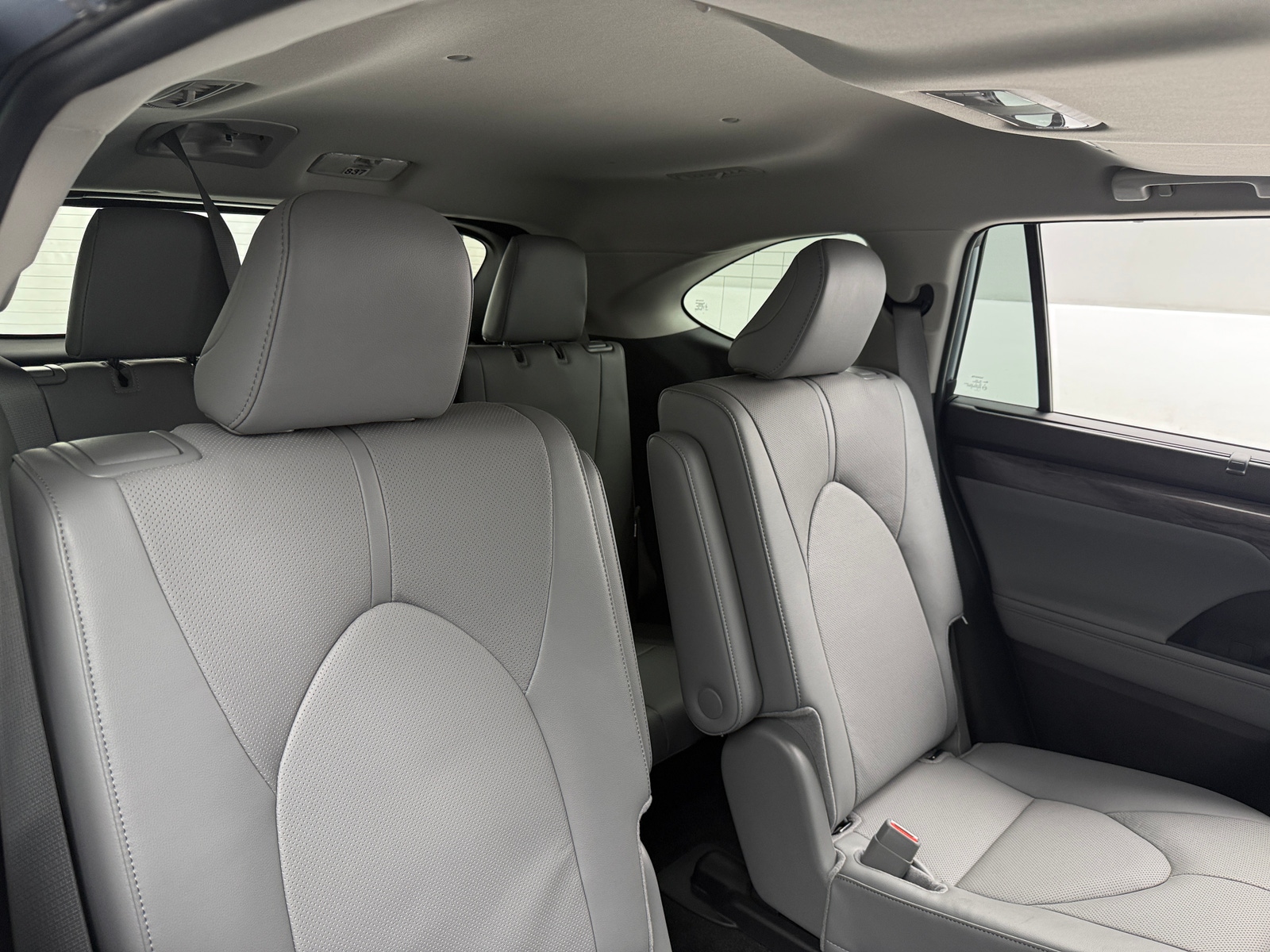 Thumbnail: 2024 Toyota Highlander - 6