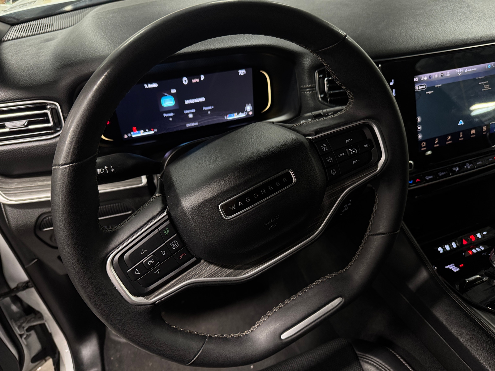 Thumbnail: 2024 Jeep Wagoneer - 4