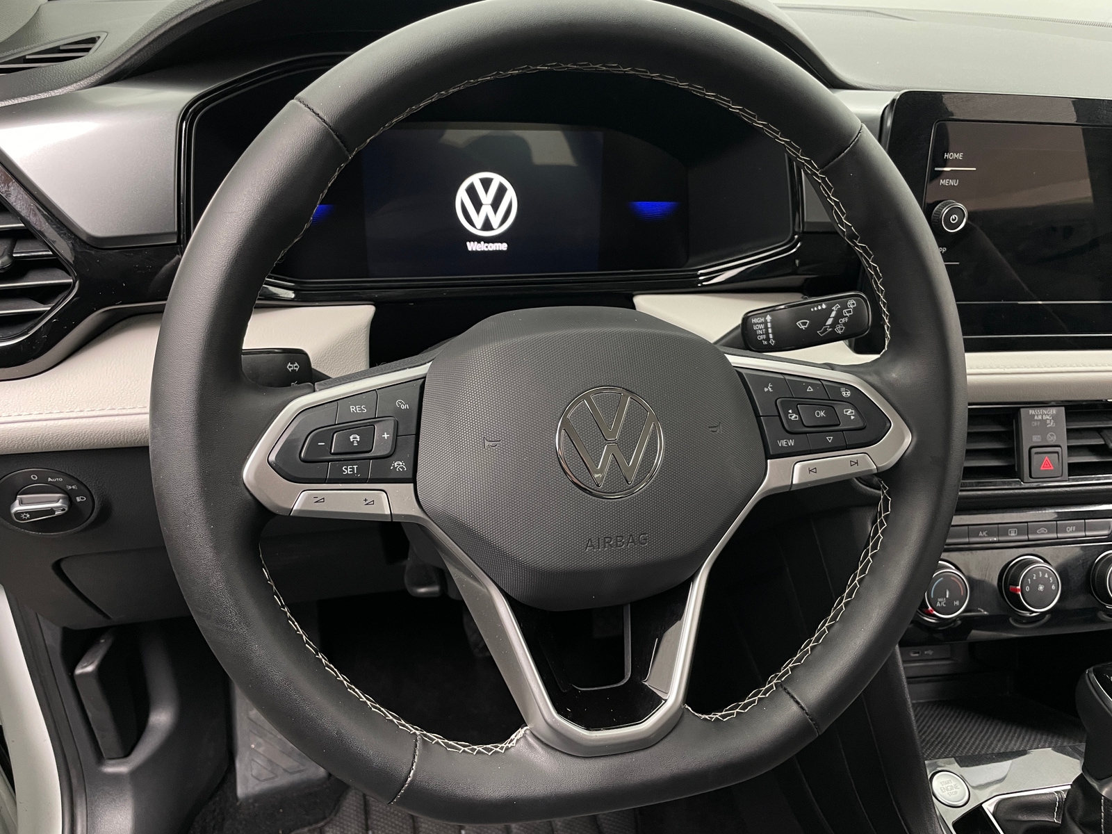 Thumbnail: 2025 Volkswagen Taos - 5