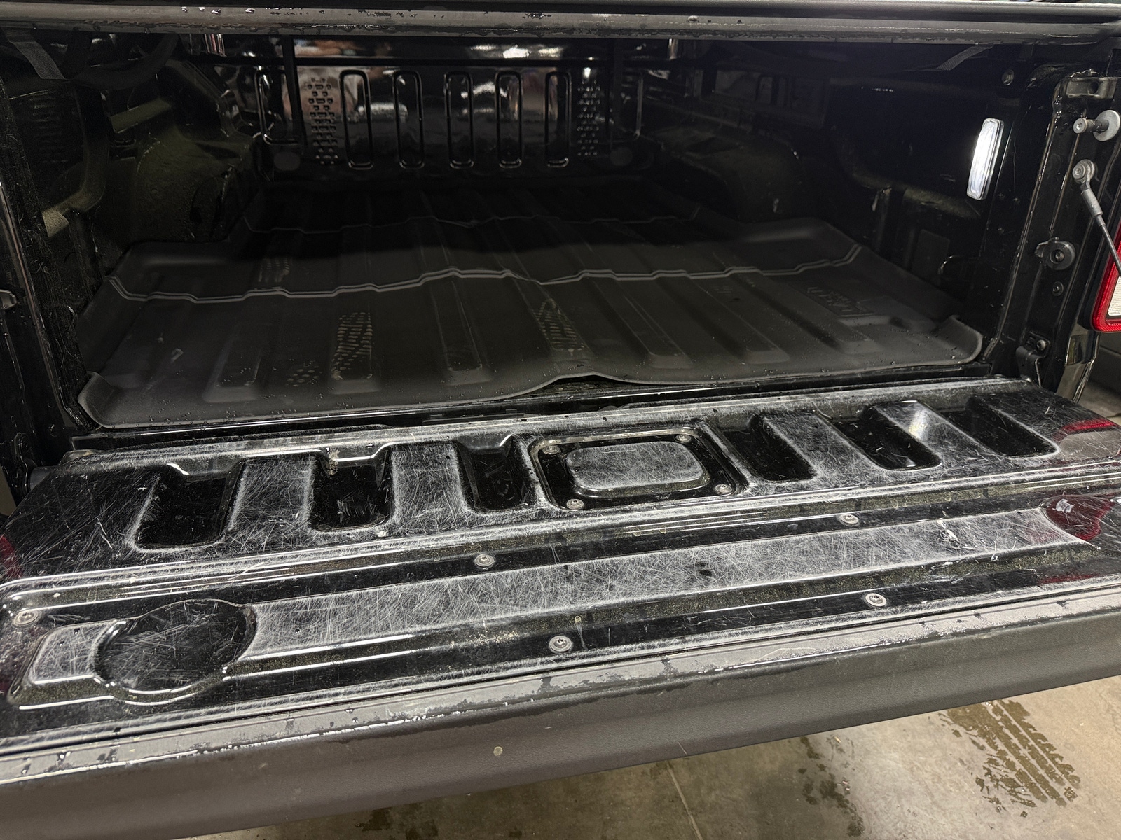 Thumbnail: 2021 Jeep Gladiator - 7