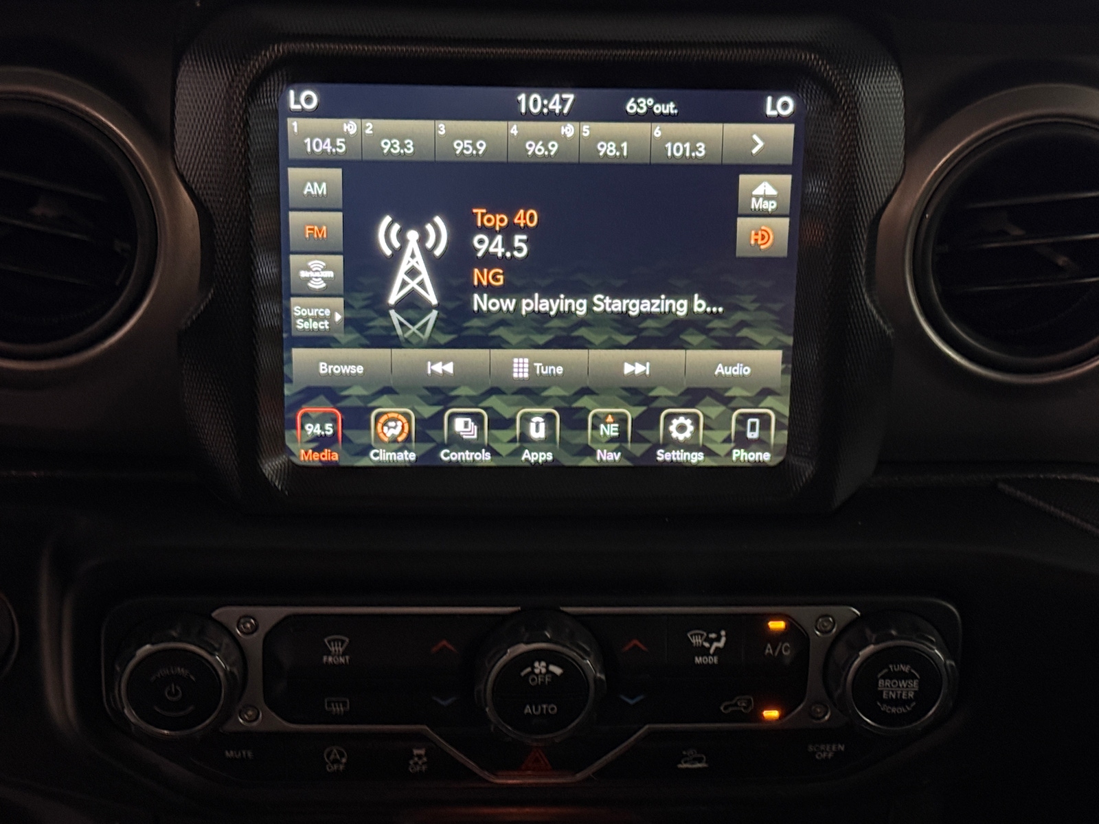 Thumbnail: 2021 Jeep Gladiator - 4