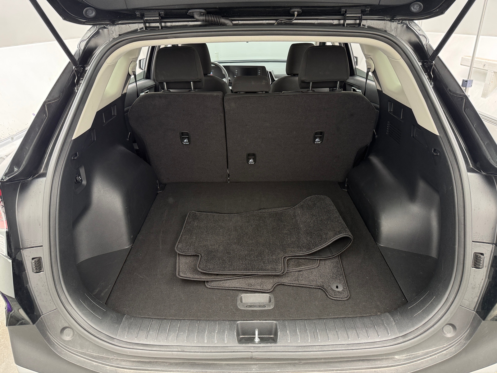 Thumbnail: 2025 Kia Sportage - 7