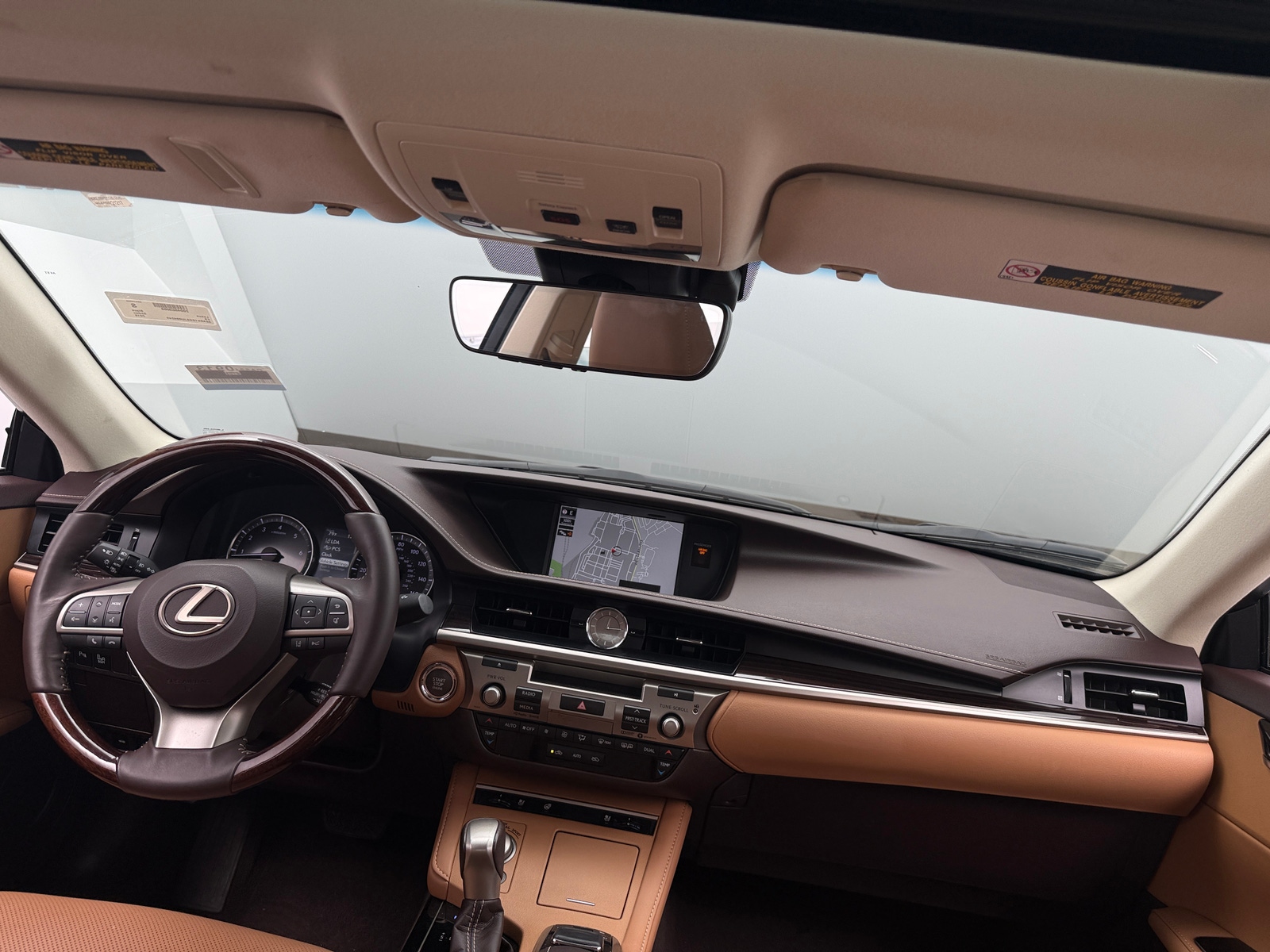 Thumbnail: 2018 Lexus ES - 2