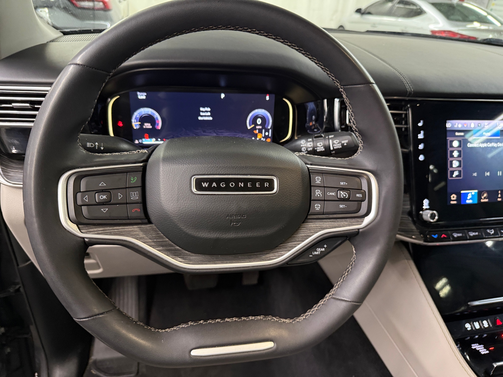 Thumbnail: 2022 Jeep Wagoneer - 4