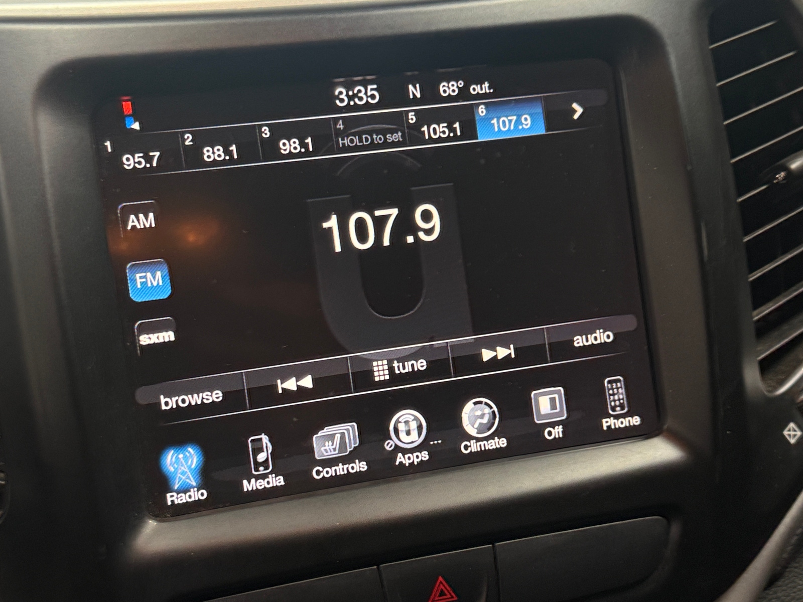 Thumbnail: 2015 Jeep Cherokee - 3