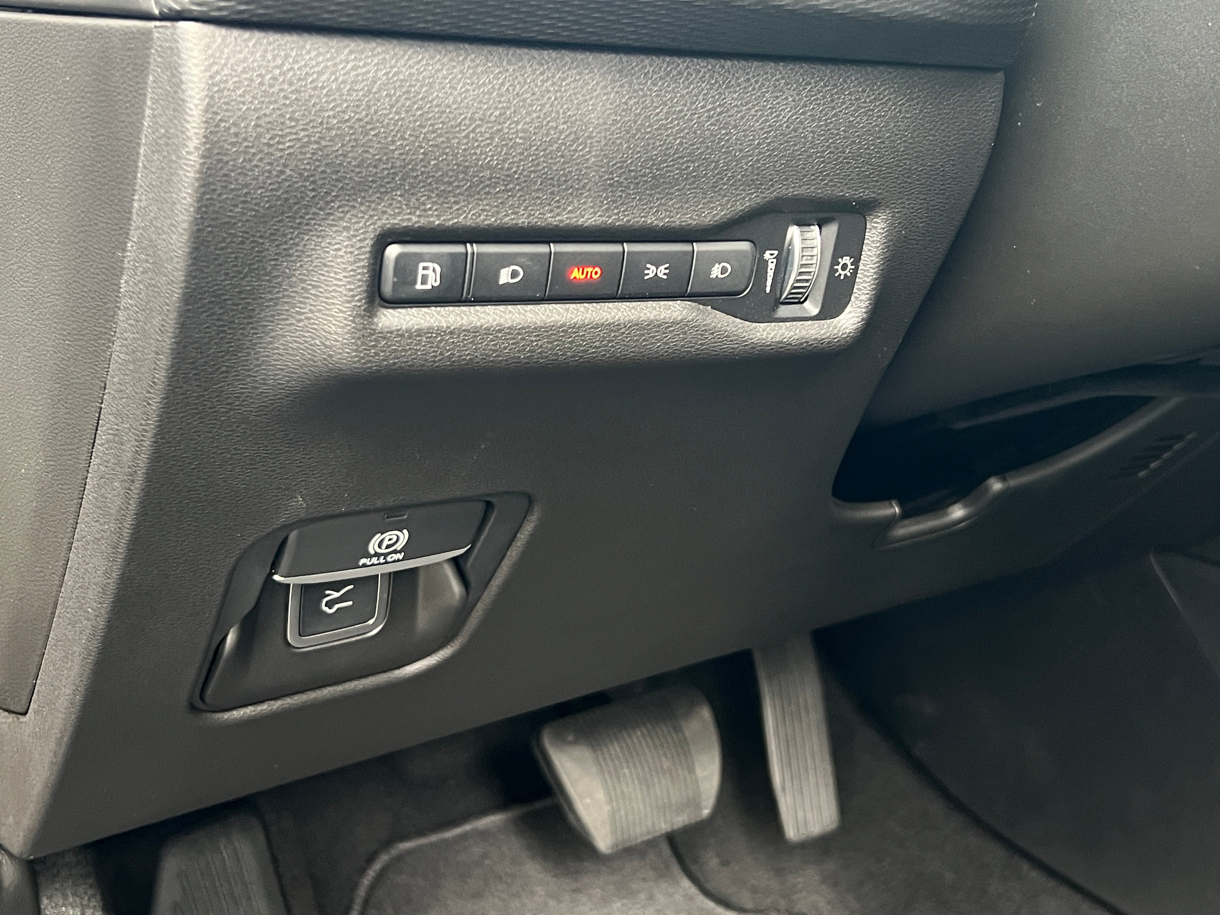 2026 Jeep Cherokee Overland - Photo 10
