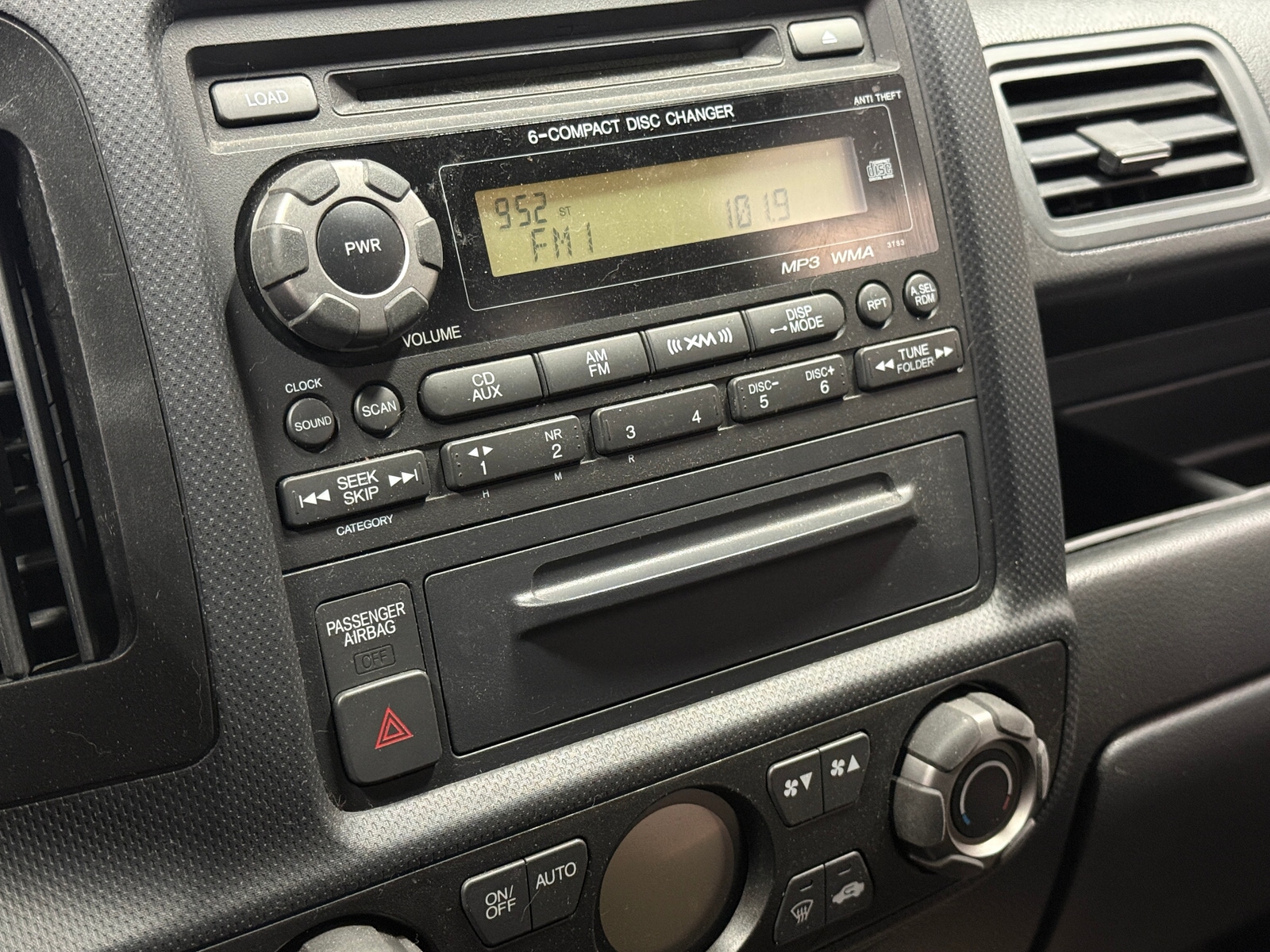 Thumbnail: 2014 Honda Ridgeline - 3