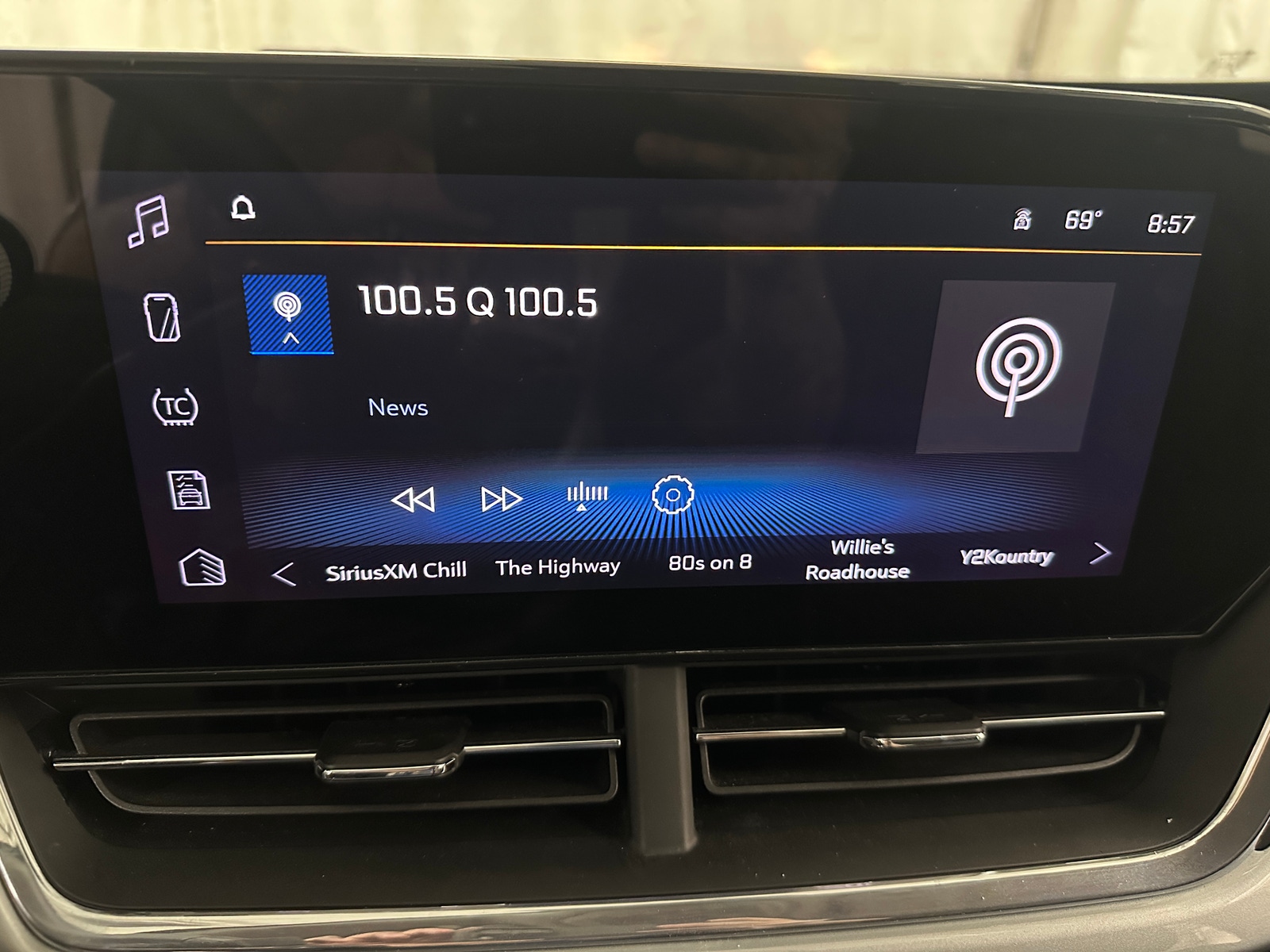 Thumbnail: 2025 Chevrolet Trax - 4