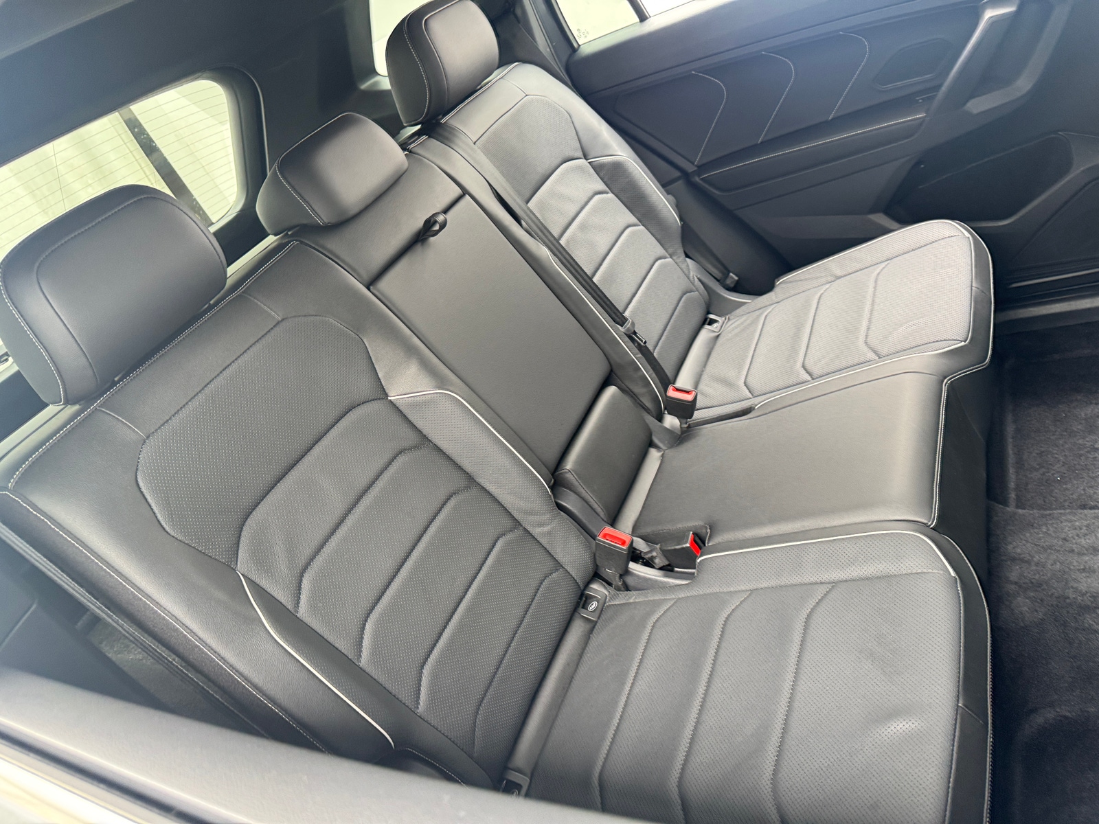 Thumbnail: 2022 Volkswagen Tiguan - 5