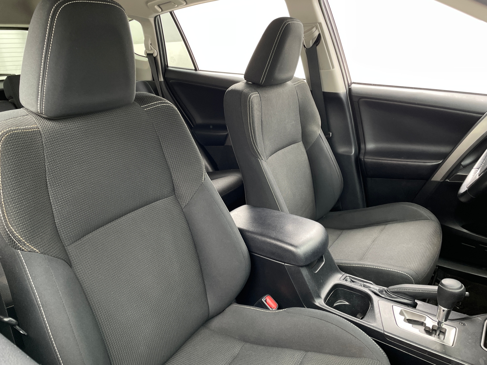 Thumbnail: 2018 Toyota RAV4 - 2