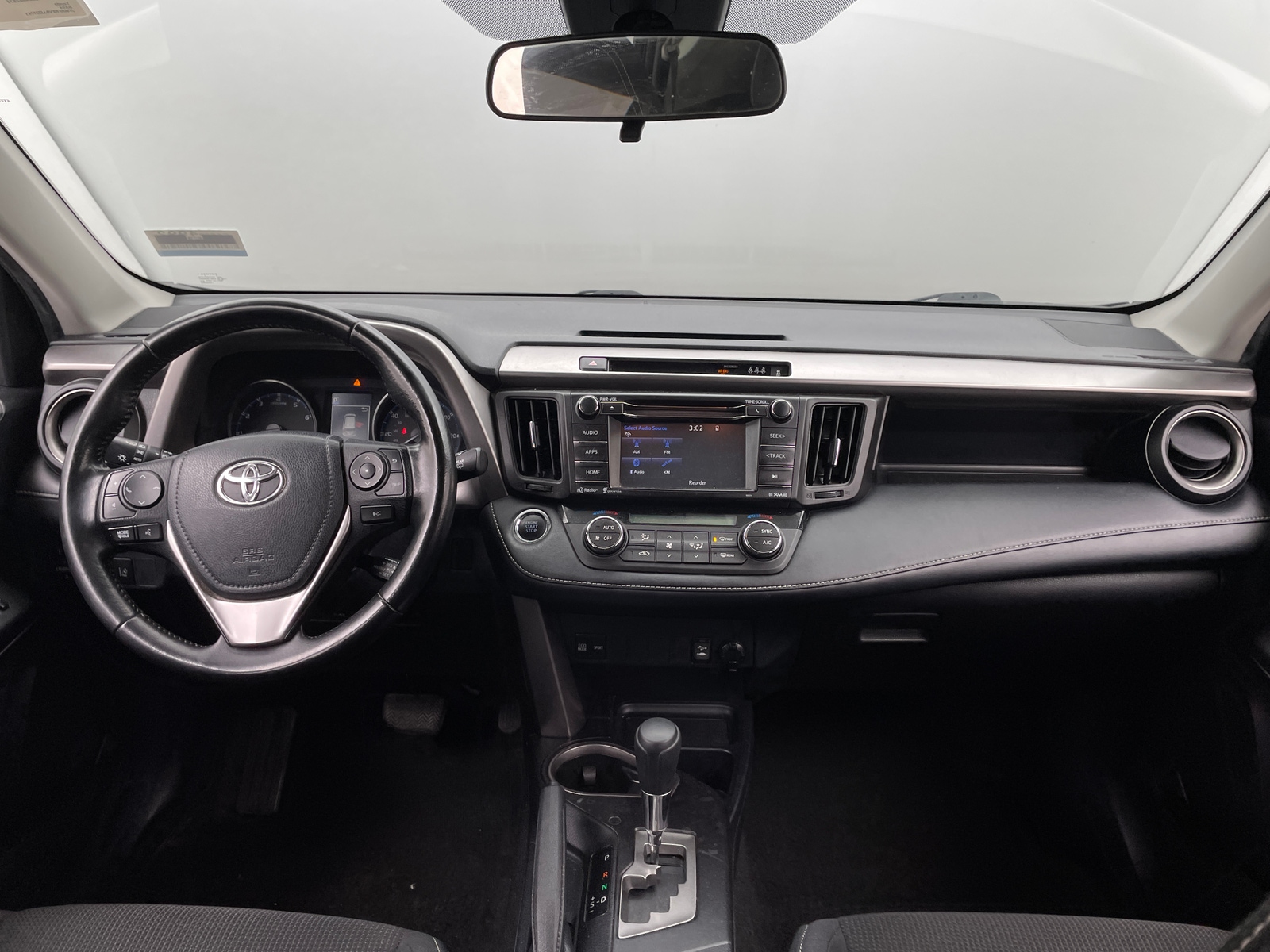 Thumbnail: 2018 Toyota RAV4 - 3