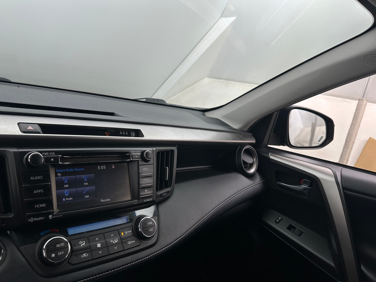 Thumbnail: 2018 Toyota RAV4 - 4