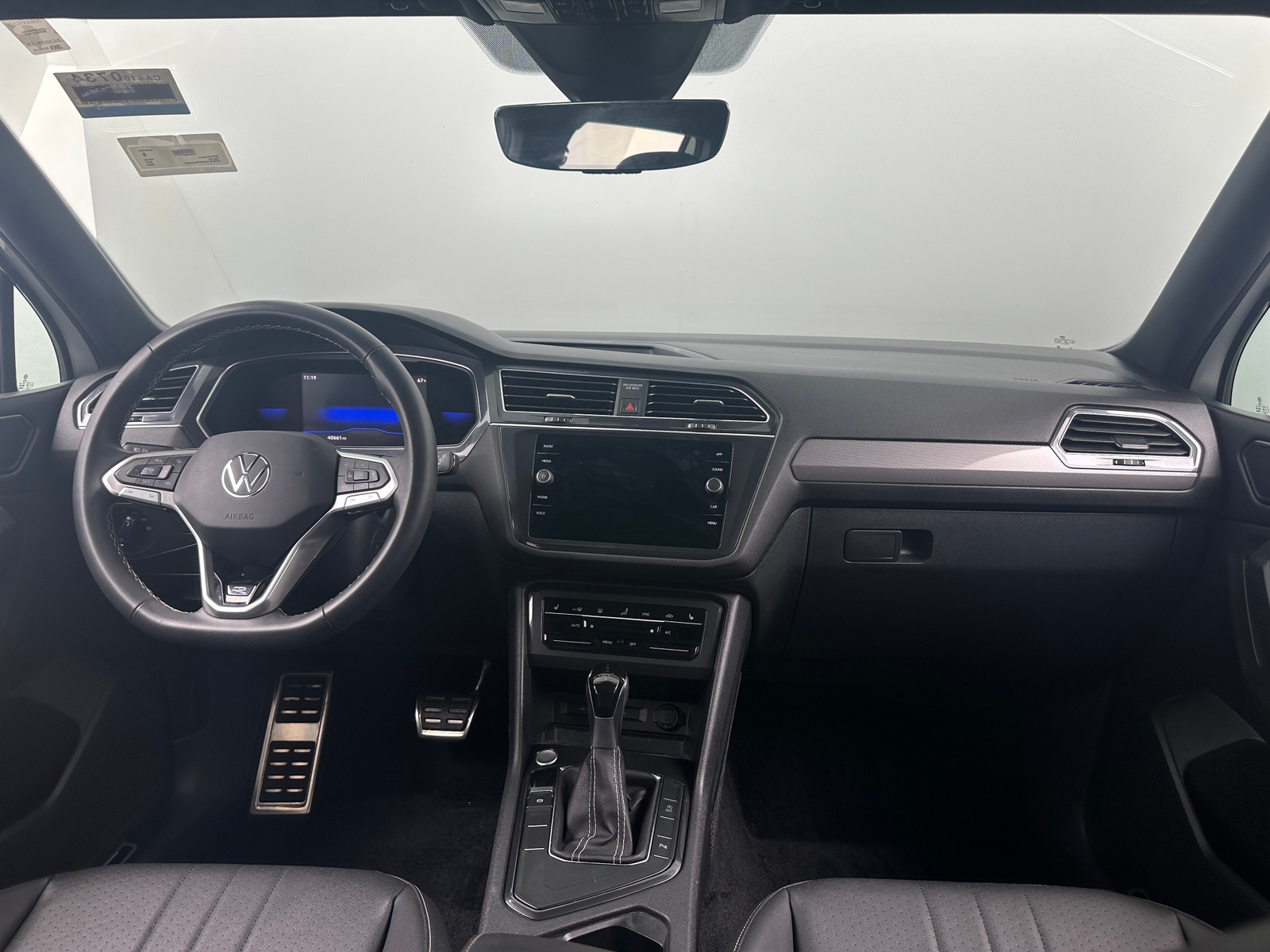 Thumbnail: 2023 Volkswagen Tiguan - 2