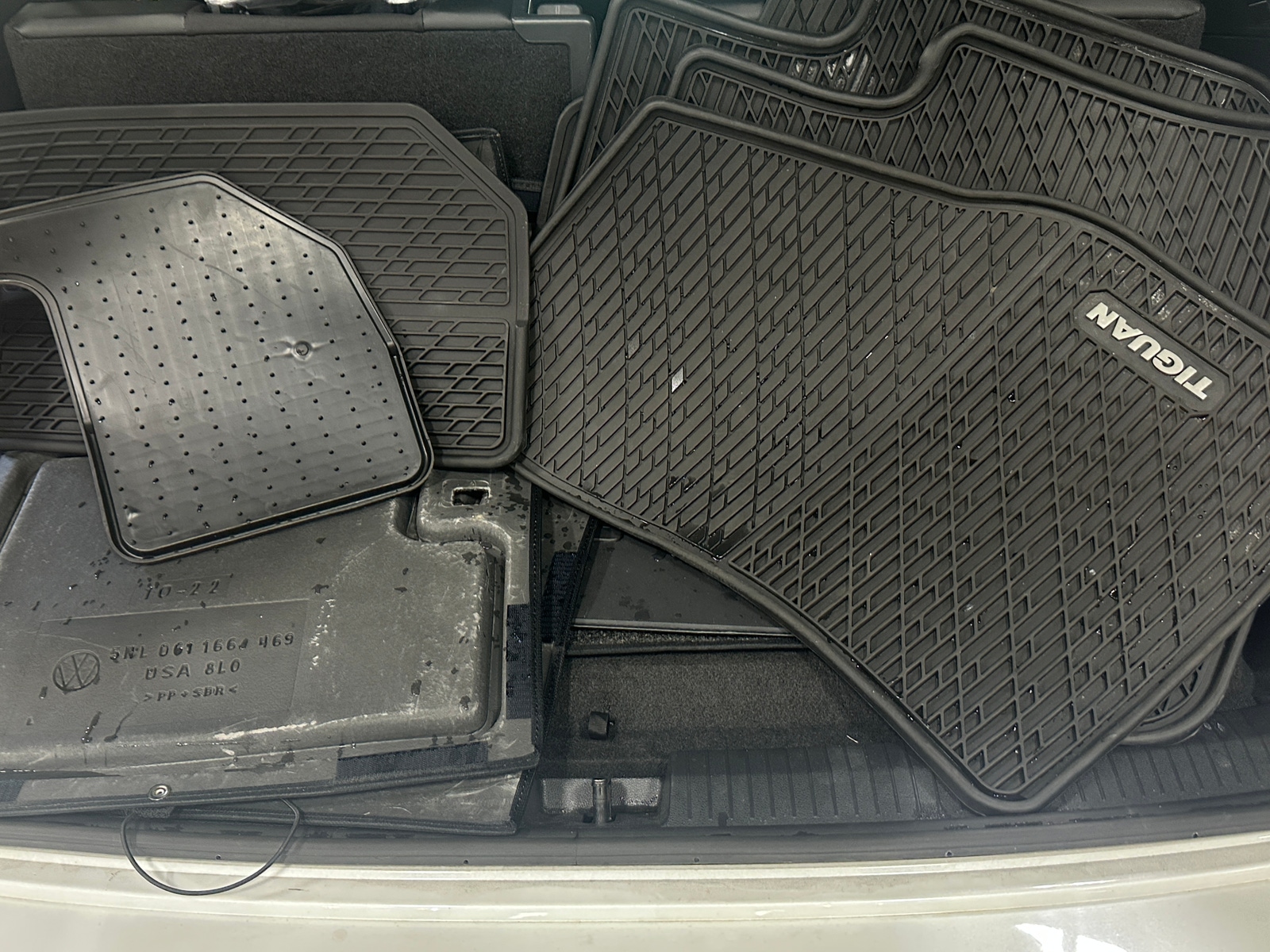 Thumbnail: 2023 Volkswagen Tiguan - 6