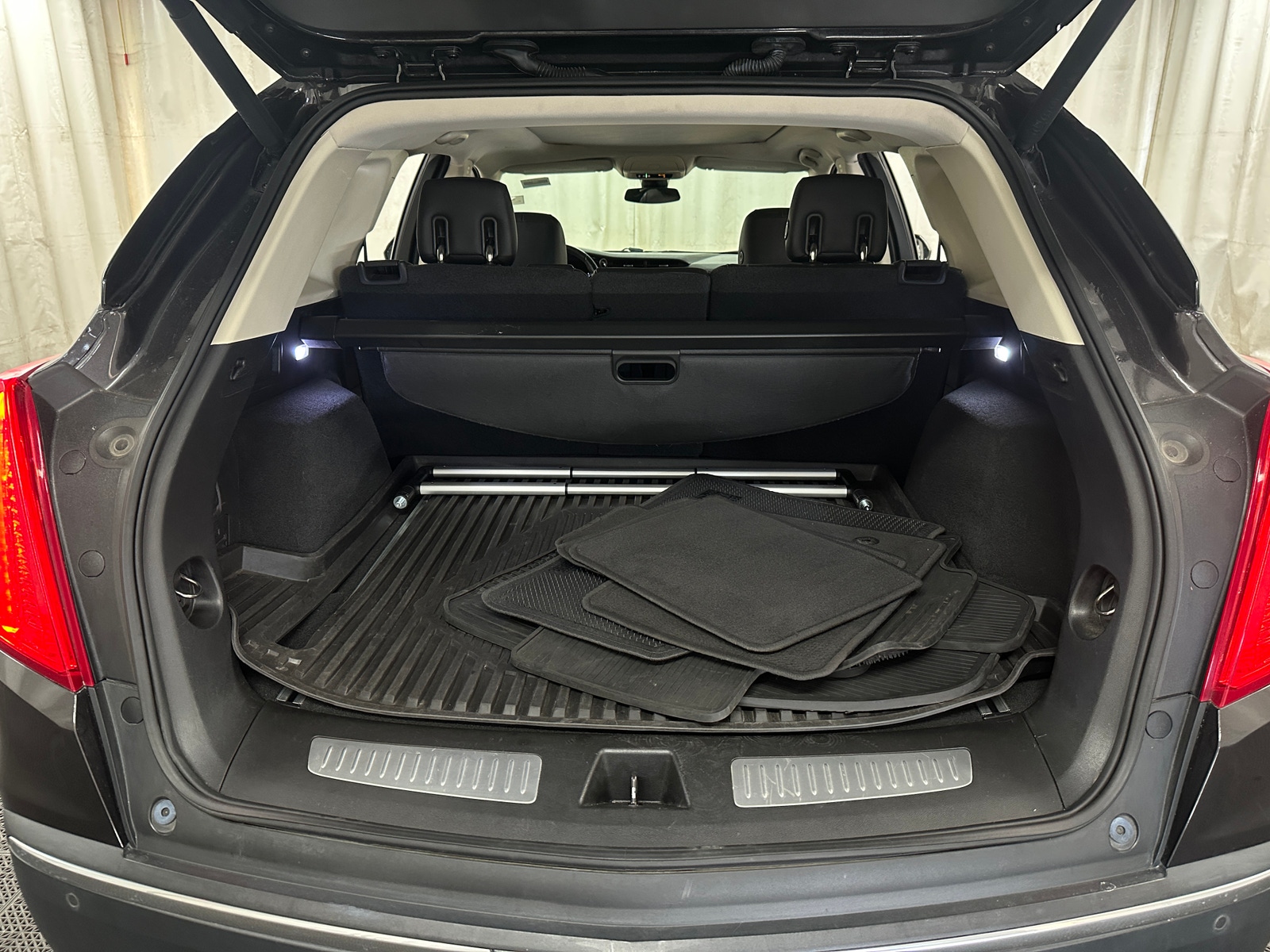 Thumbnail: 2019 Cadillac XT5 - 6