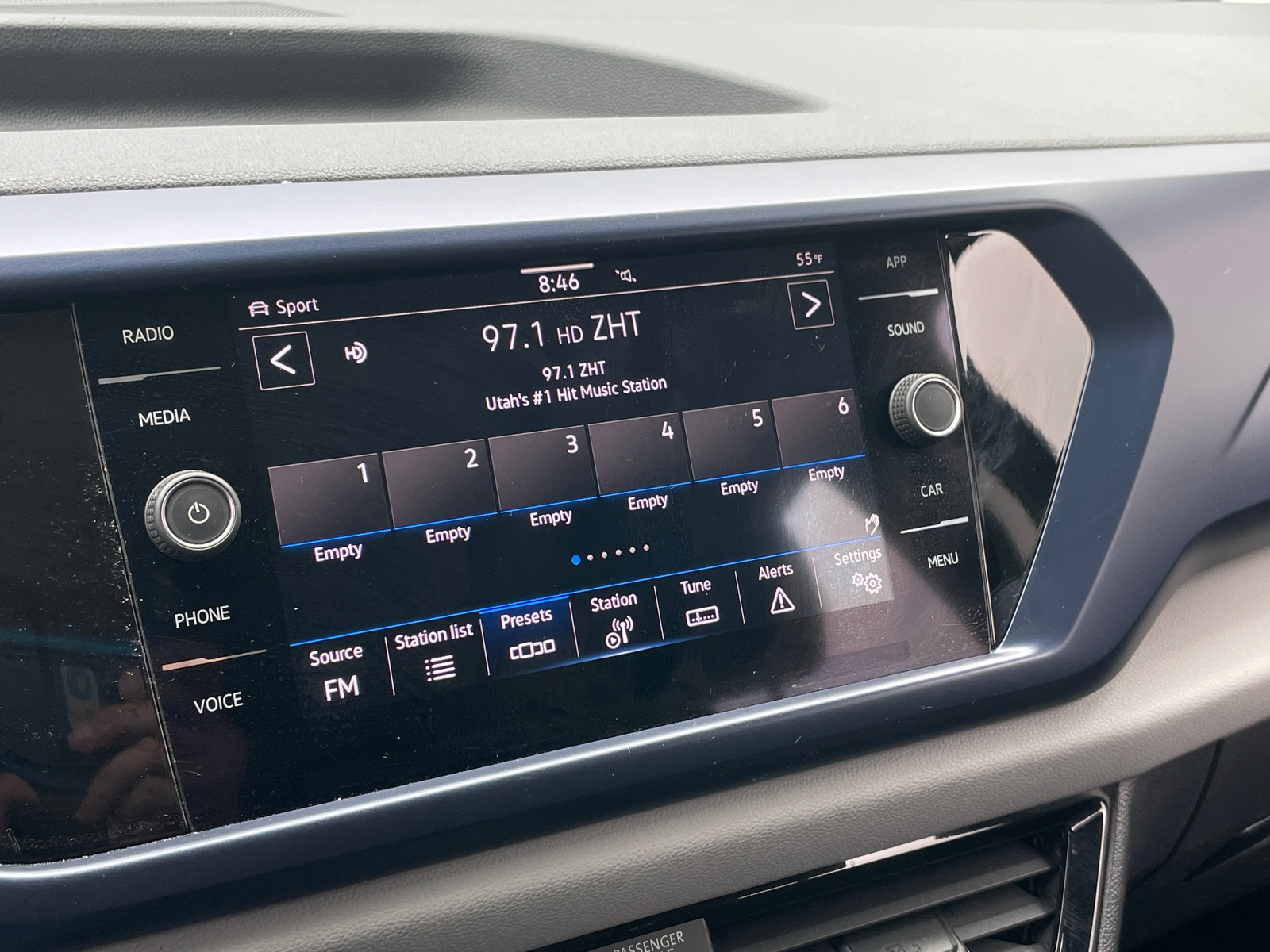 Thumbnail: 2023 Volkswagen Taos - 3