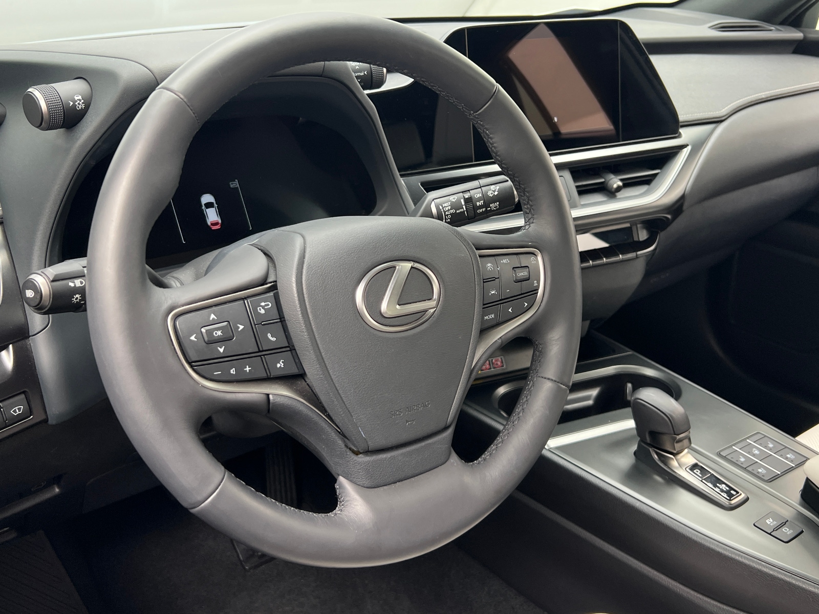 Thumbnail: 2025 Lexus UX - 4