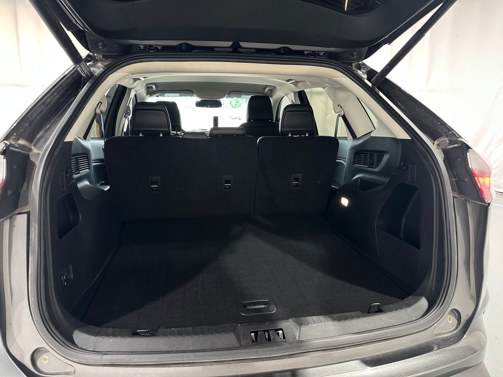 Thumbnail: 2020 Ford Edge - 6