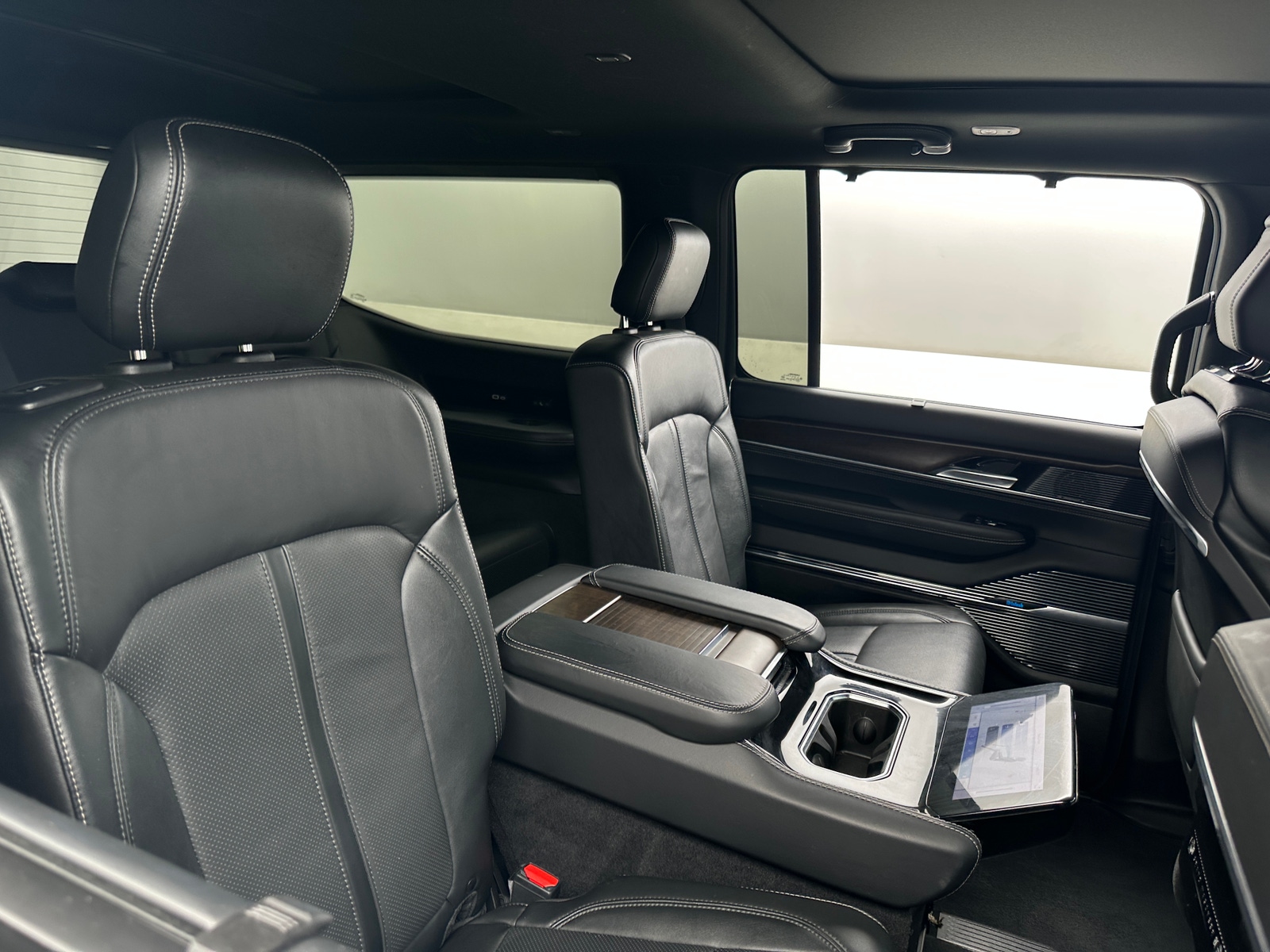 Thumbnail: 2022 Jeep Grand Wagoneer - 5