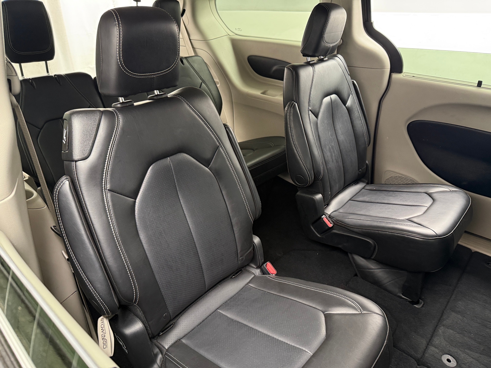 Thumbnail: 2023 Chrysler Pacifica - 5