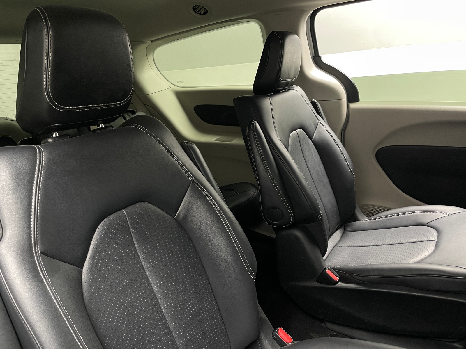 Thumbnail: 2024 Chrysler Pacifica - 5