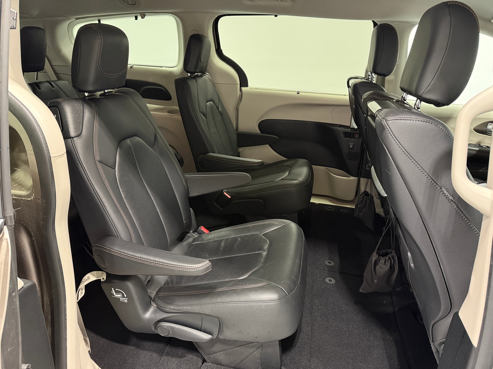 Thumbnail: 2017 Chrysler Pacifica - 5