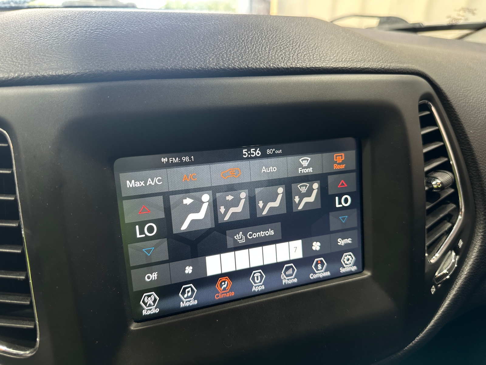 Thumbnail: 2017 Jeep Compass - 4