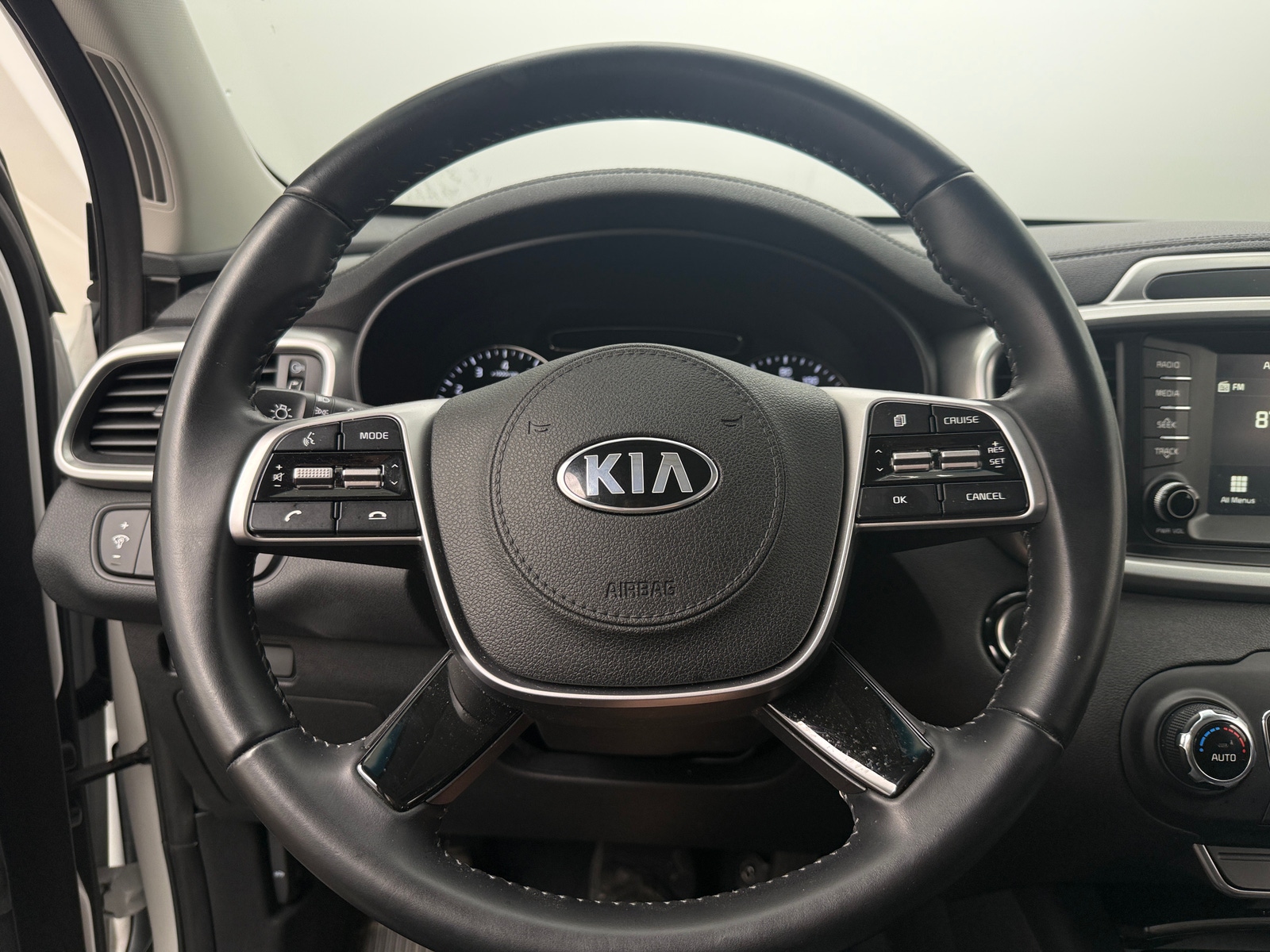 Thumbnail: 2020 Kia Sorento - 5