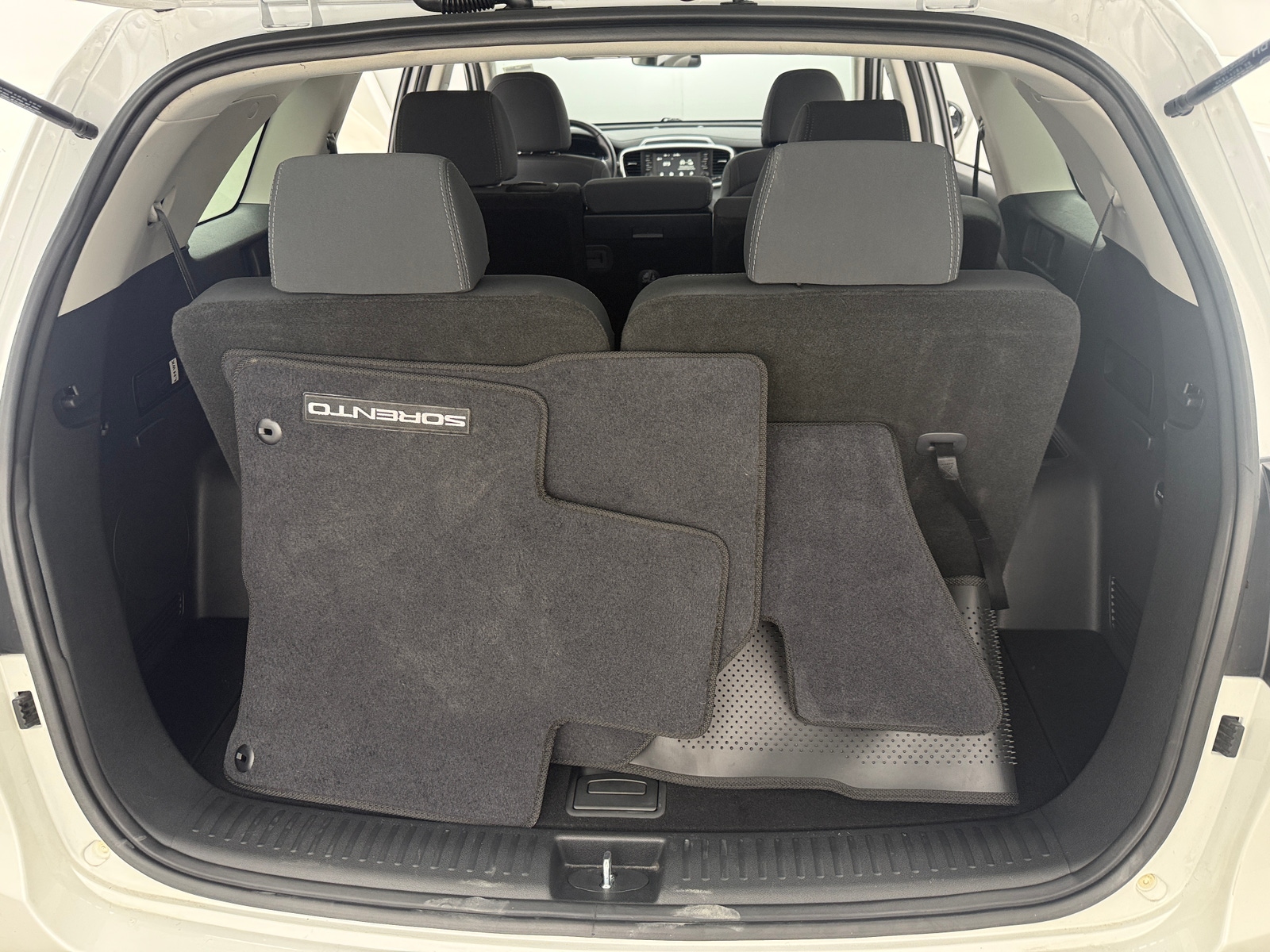 Thumbnail: 2020 Kia Sorento - 7