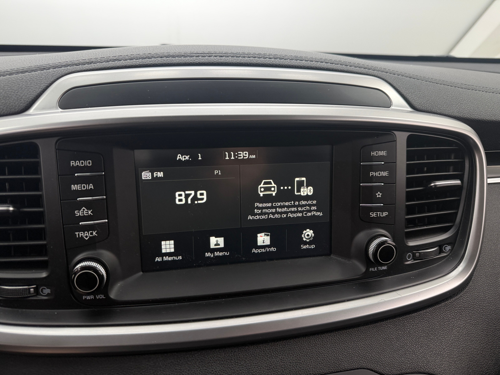 Thumbnail: 2020 Kia Sorento - 4