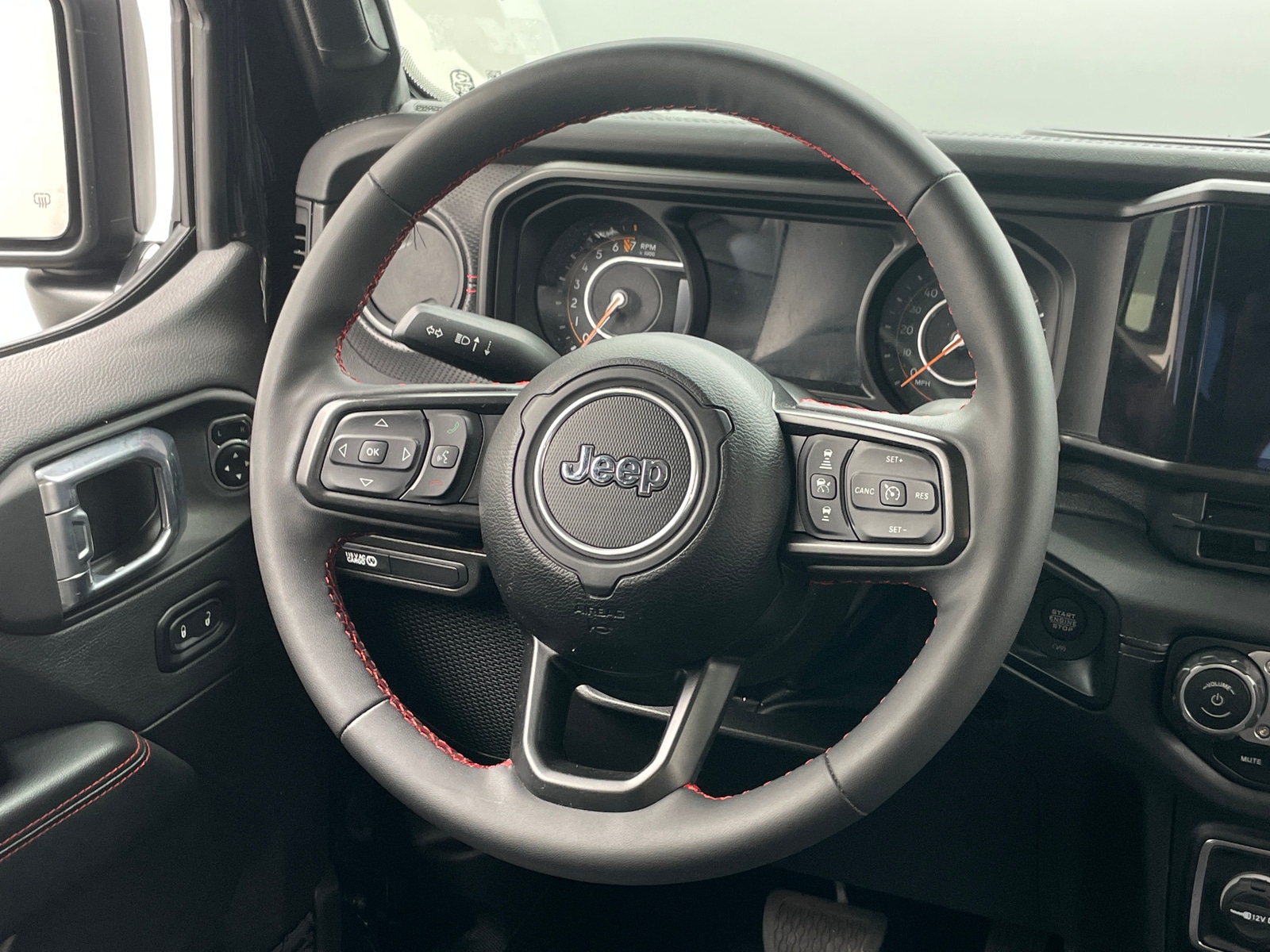 Thumbnail: 2024 Jeep Gladiator - 4