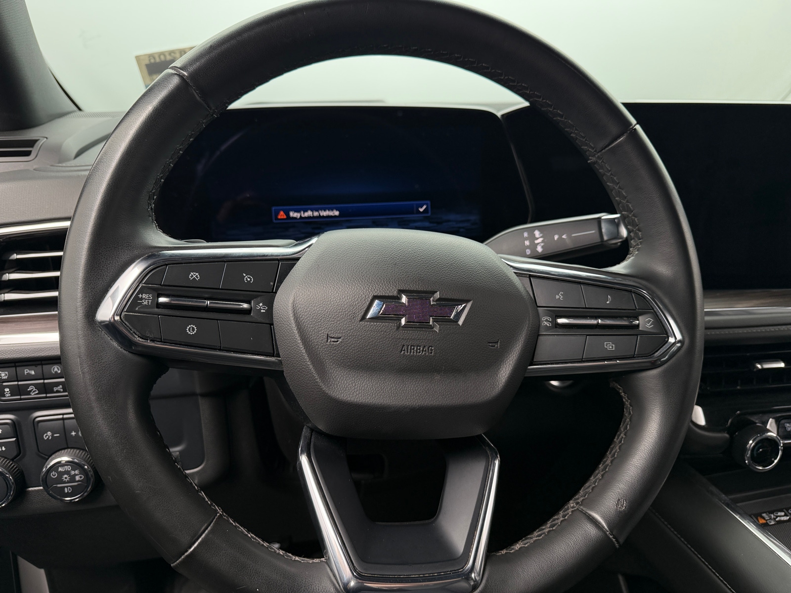 Thumbnail: 2025 Chevrolet Suburban - 4