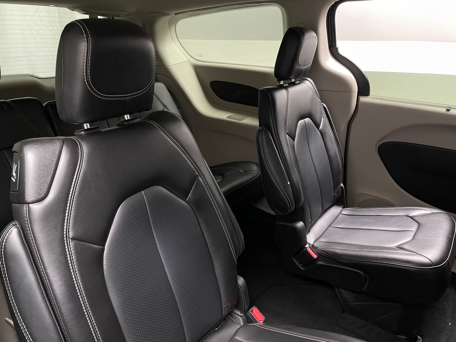Thumbnail: 2023 Chrysler Pacifica - 5